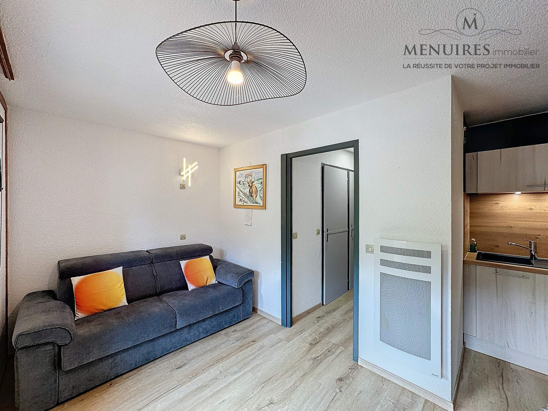 _lv_images__lot_0002030040_01_27725902