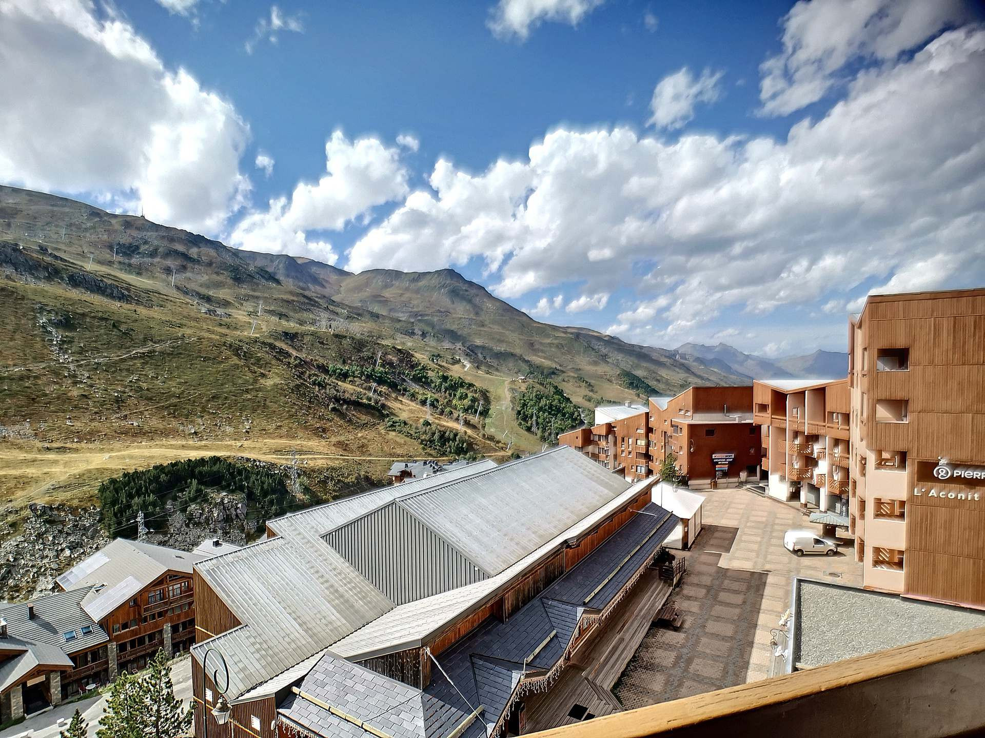_lv_images__lot_0002030078_16_32197938