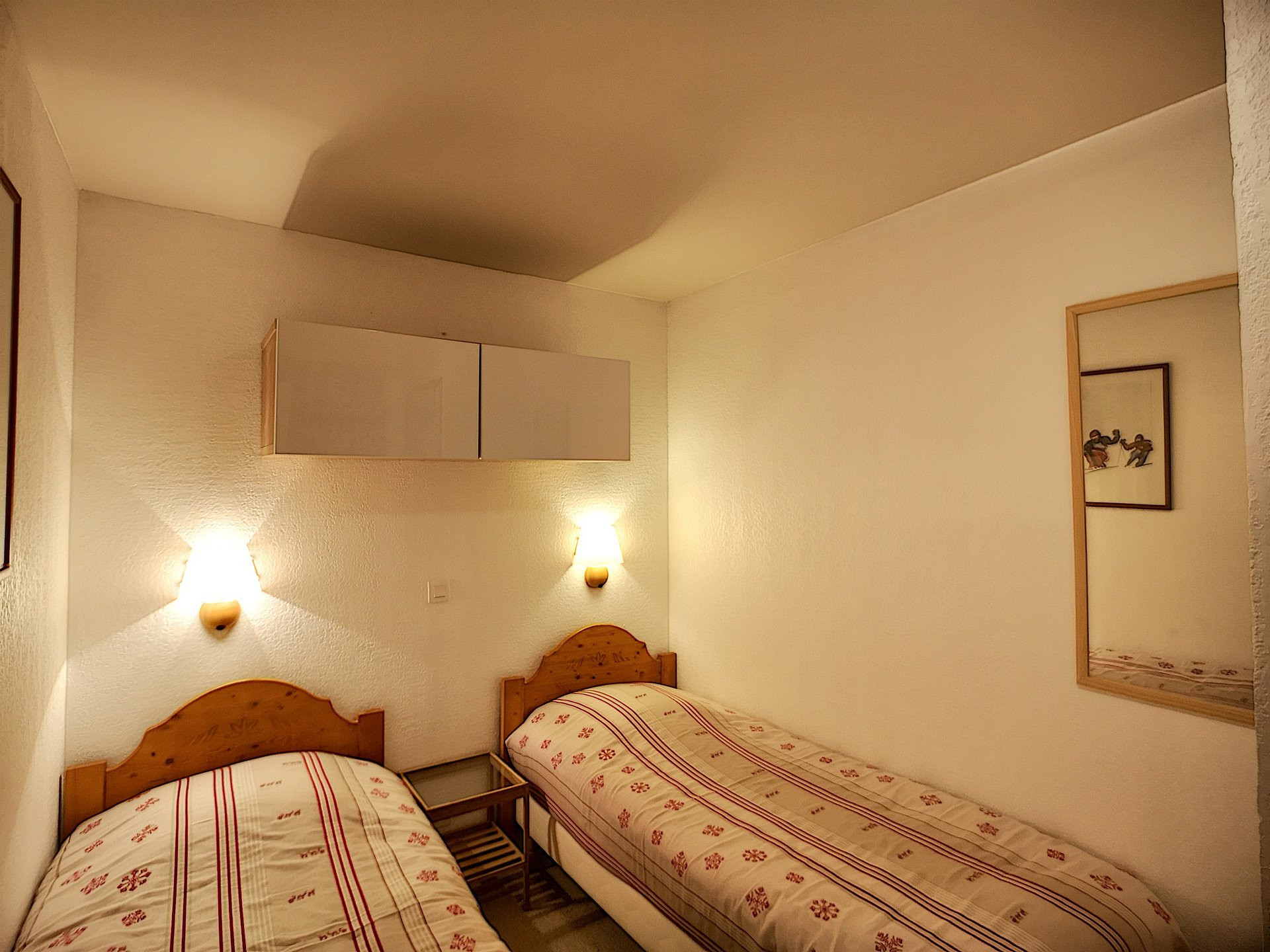 _lv_images__lot_0002050023_15_29990037