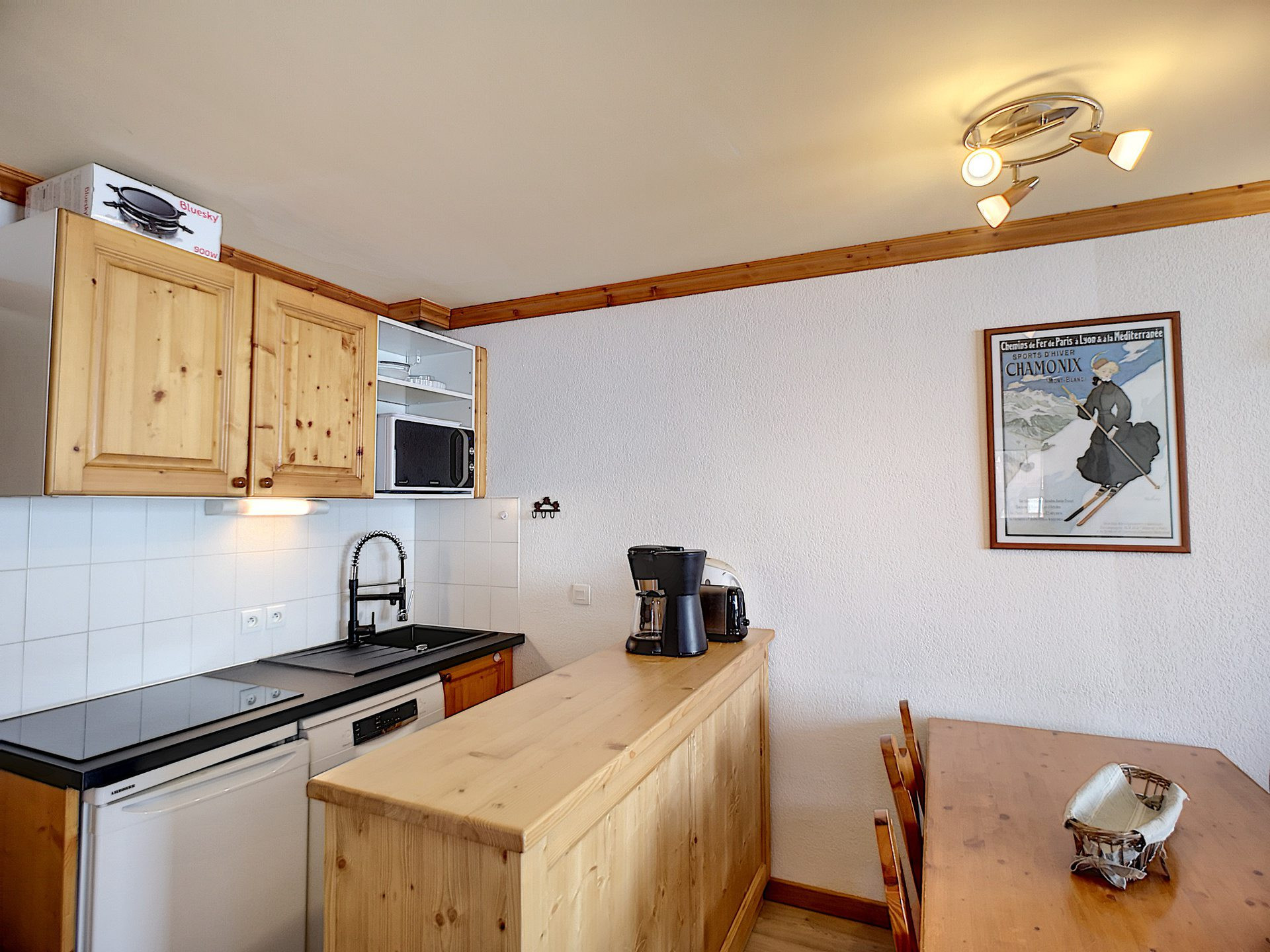 _lv_images__lot_0002050028_05_28551727