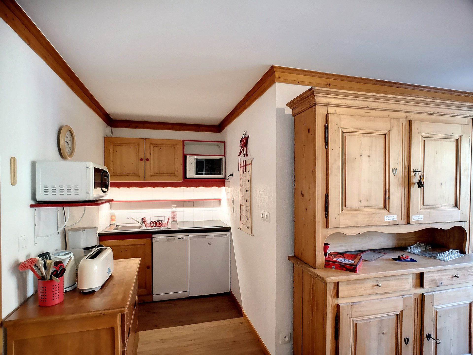 _lv_images__lot_0002050204_06_28629744