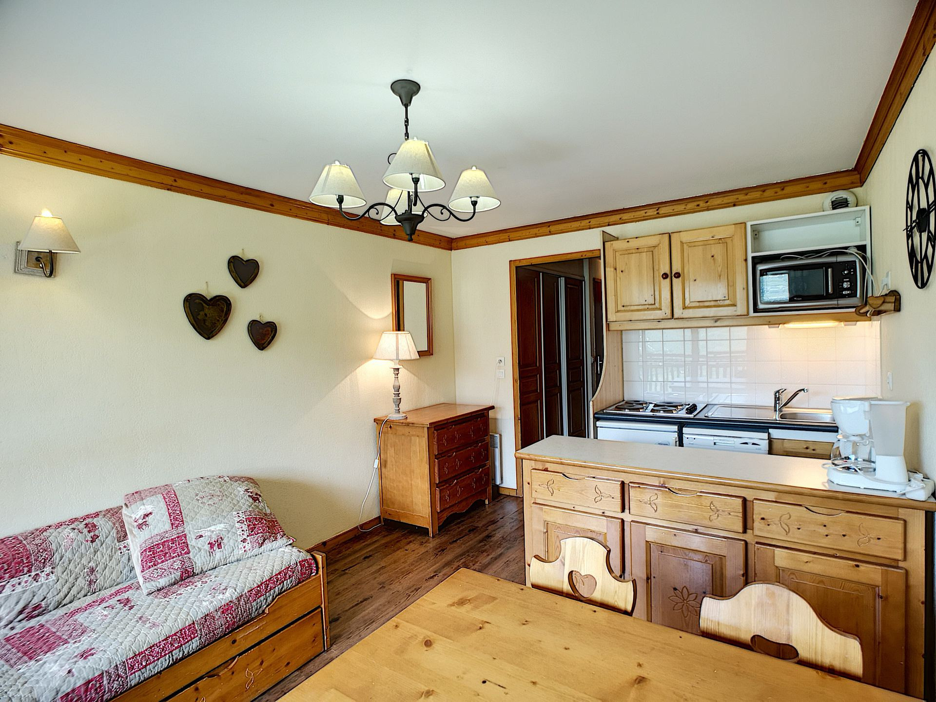 _lv_images__lot_0002050911_06_29871071