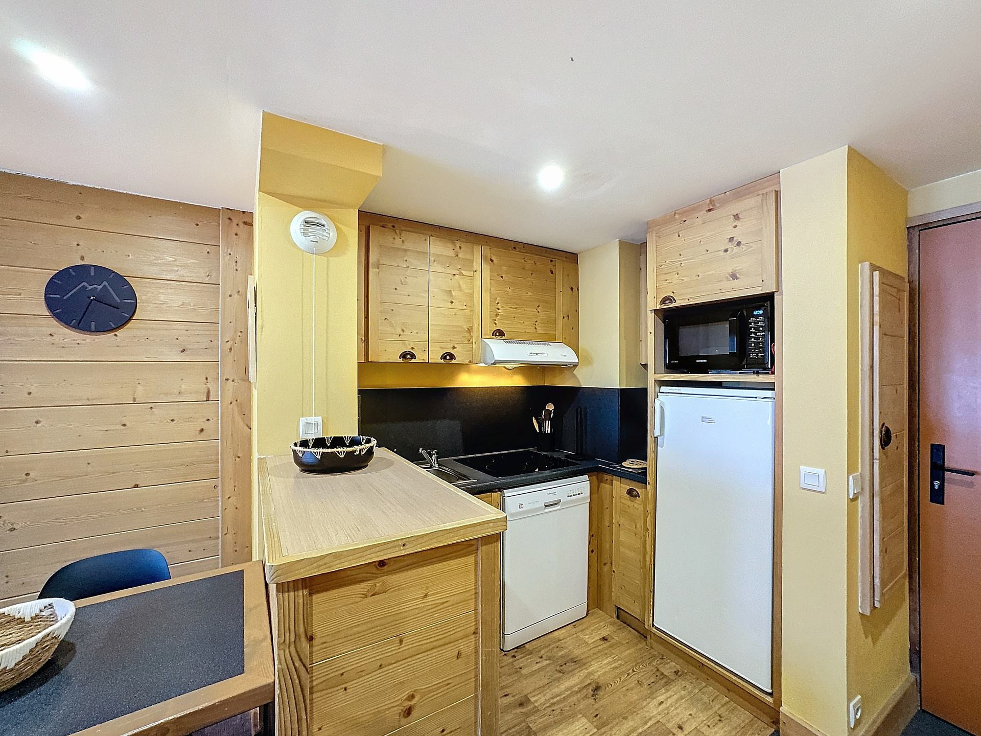 _lv_images__lot_0002060411_05_29503927