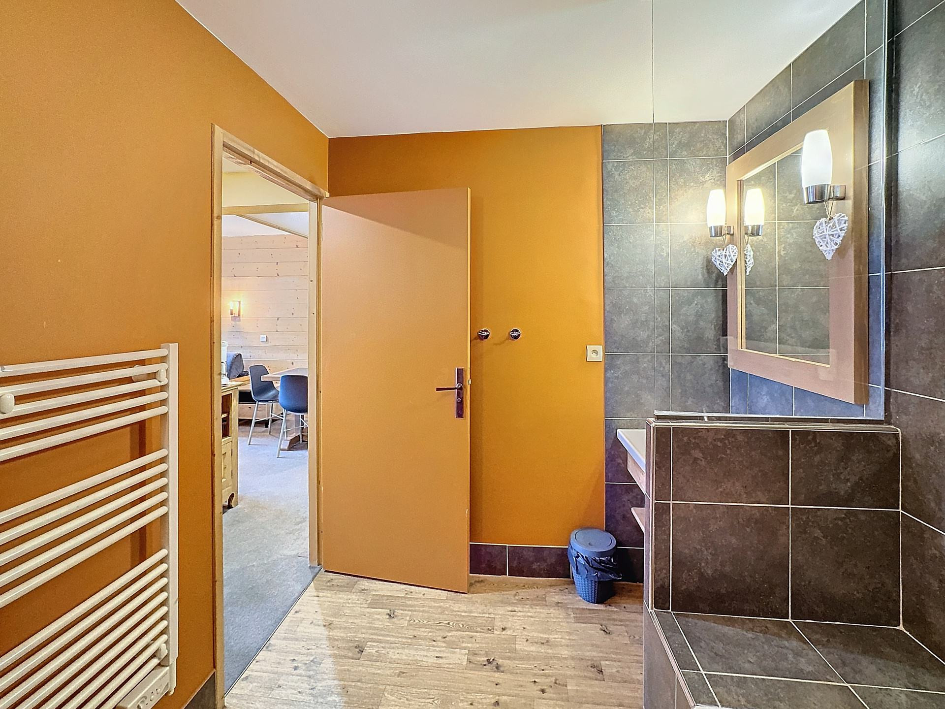 _lv_images__lot_0002060411_13_29503935