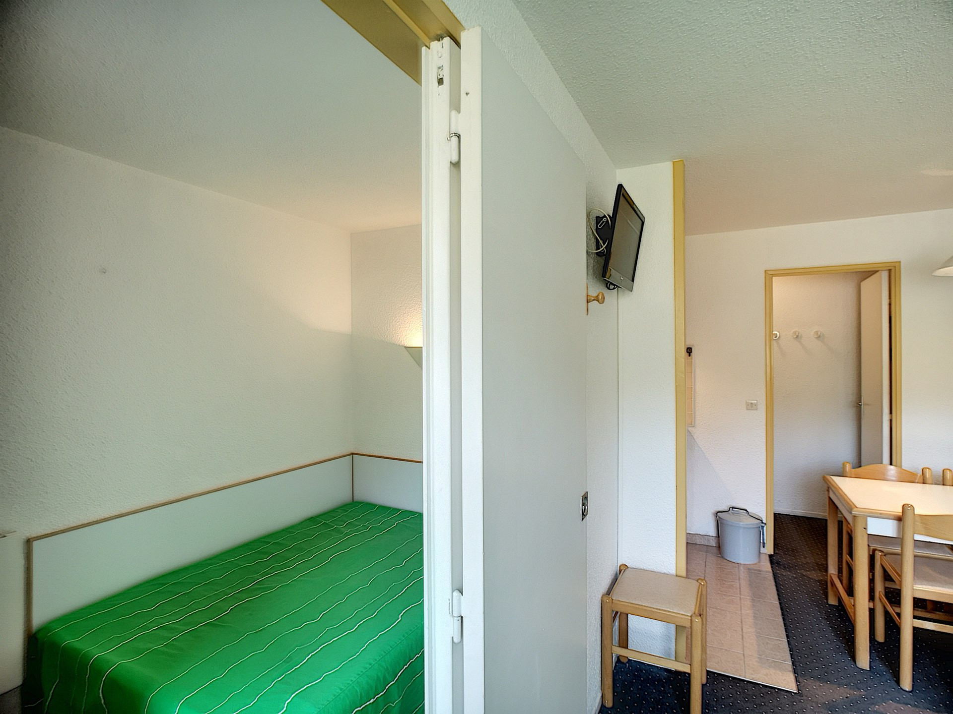 _lv_images__lot_0007000317_03_27856519