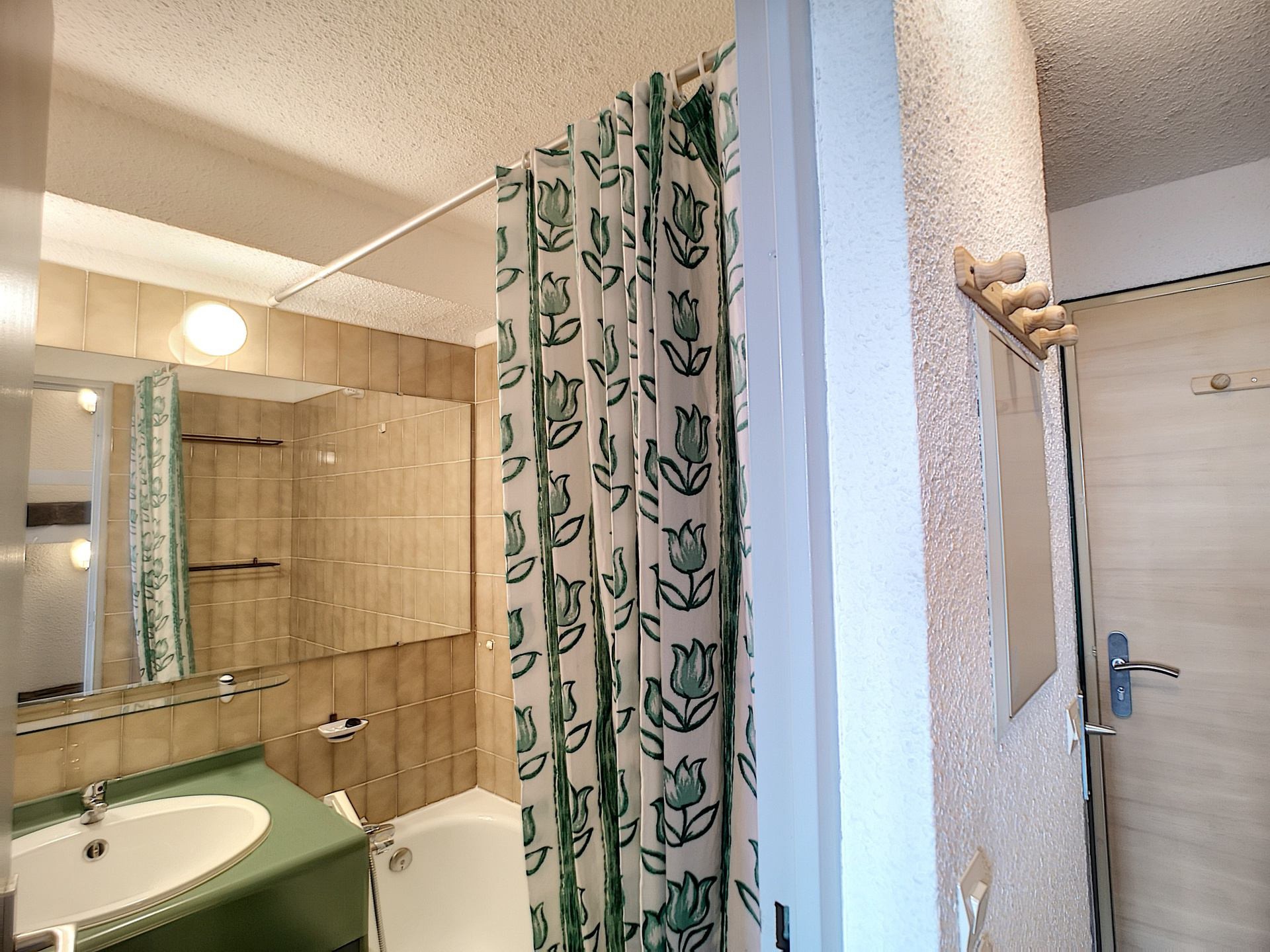 _lv_images__lot_0007010409_07_30140630