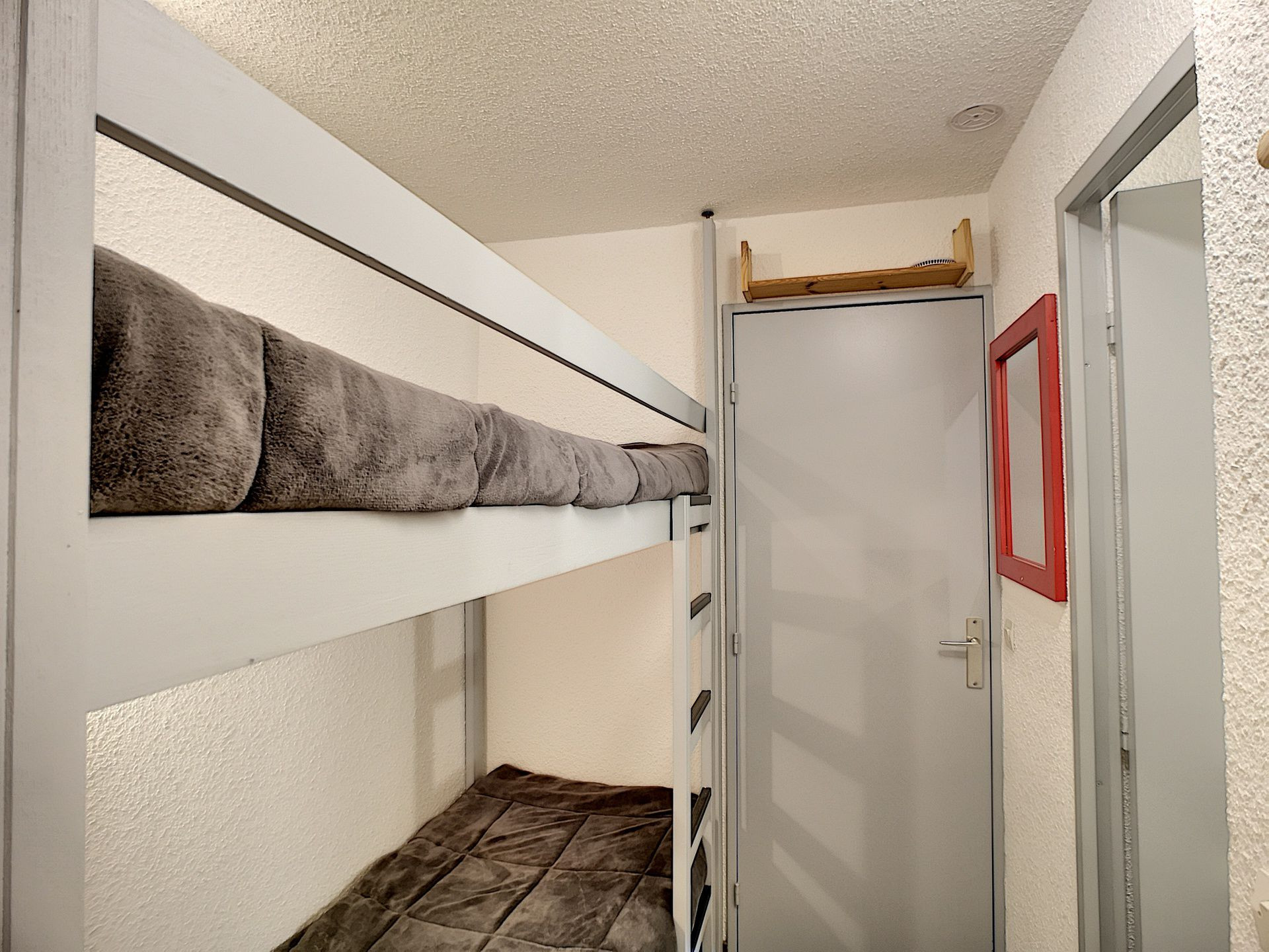 _lv_images__lot_0007010409_10_32707284