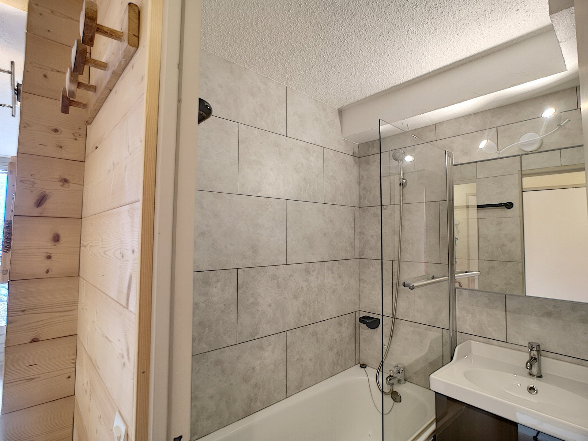 _lv_images__lot_0007010510_14_32306714