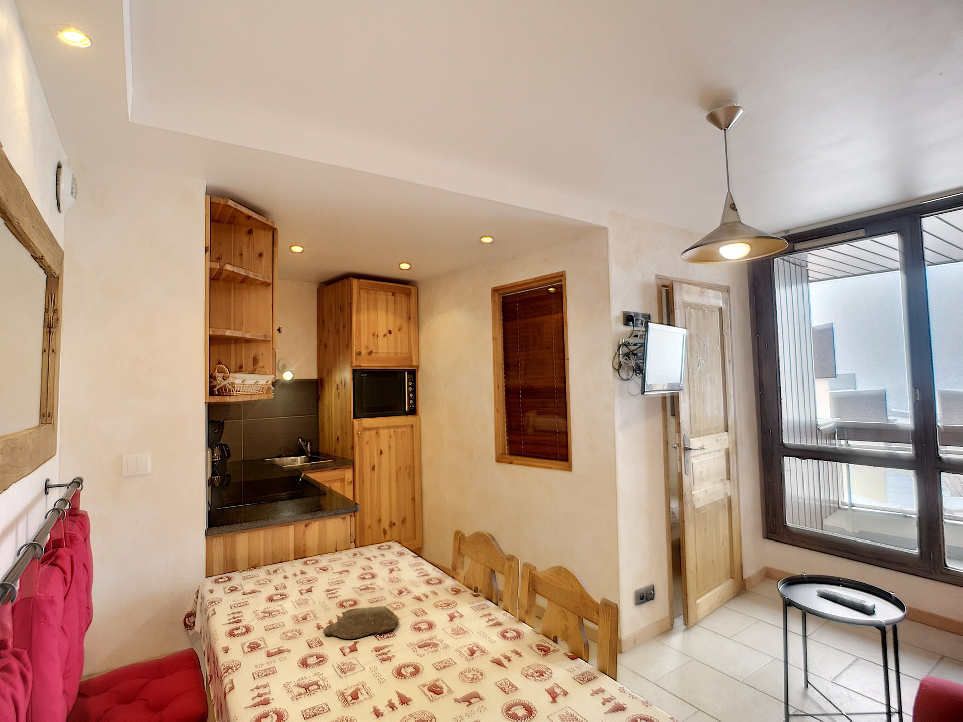 _lv_images__lot_0007040002_01_29465402