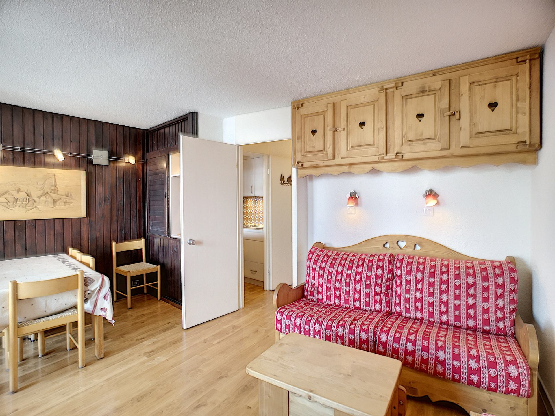 _lv_images__lot_0007060606_04_27706166