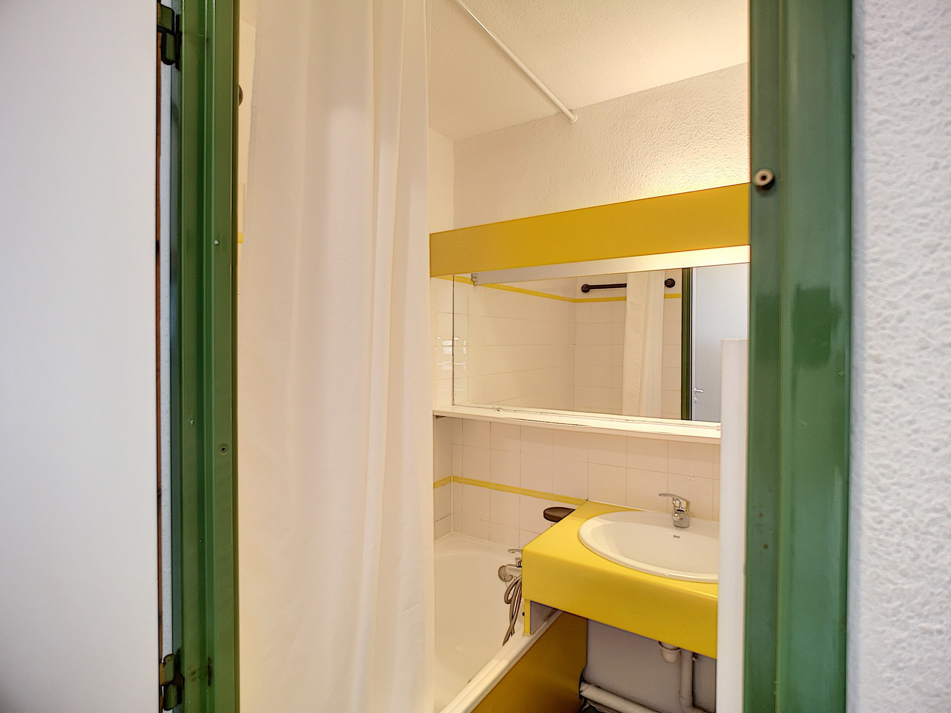 _lv_images__lot_0008000423_12_29745966