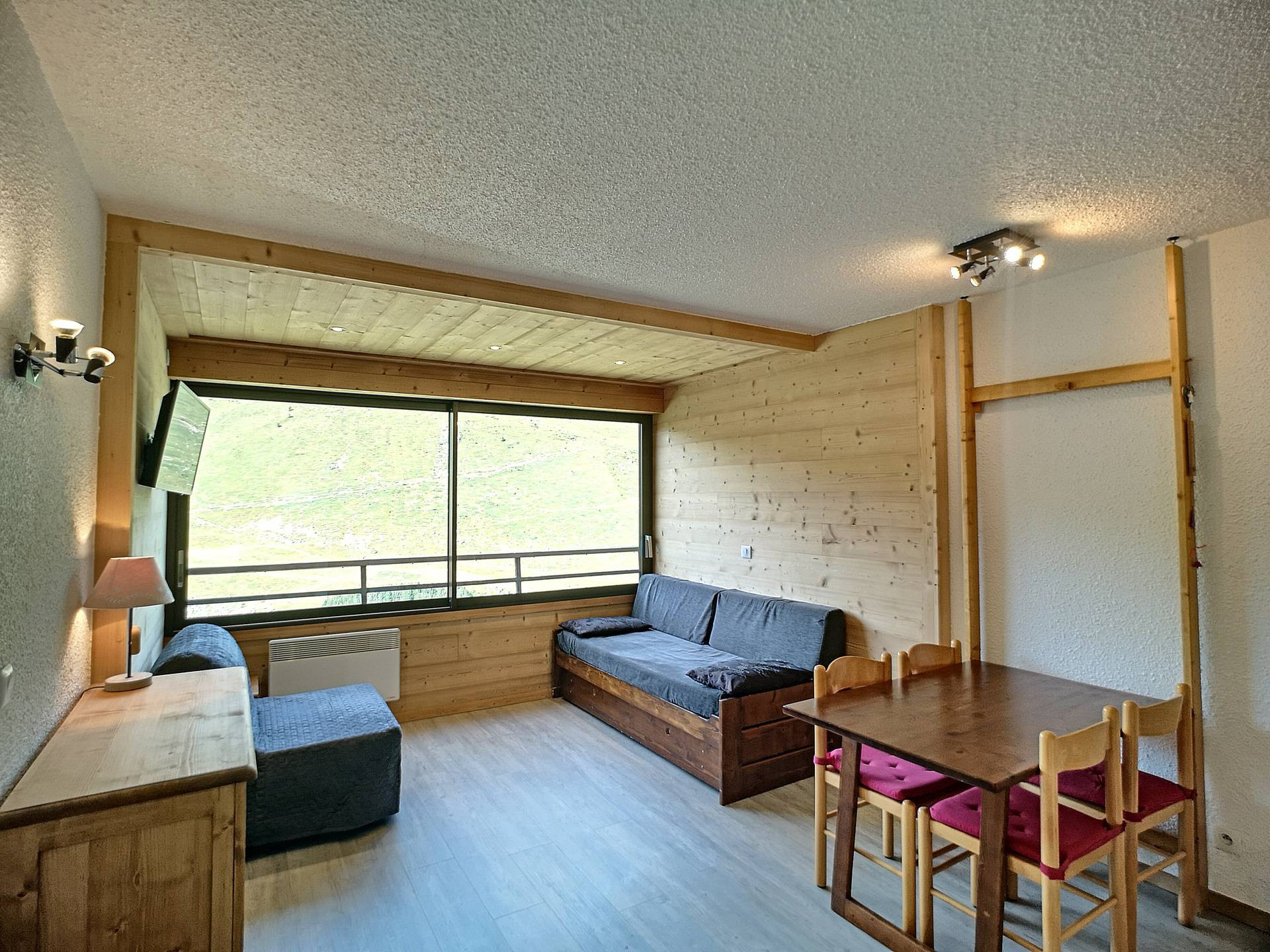 _lv_images__lot_0012000051_04_29485767