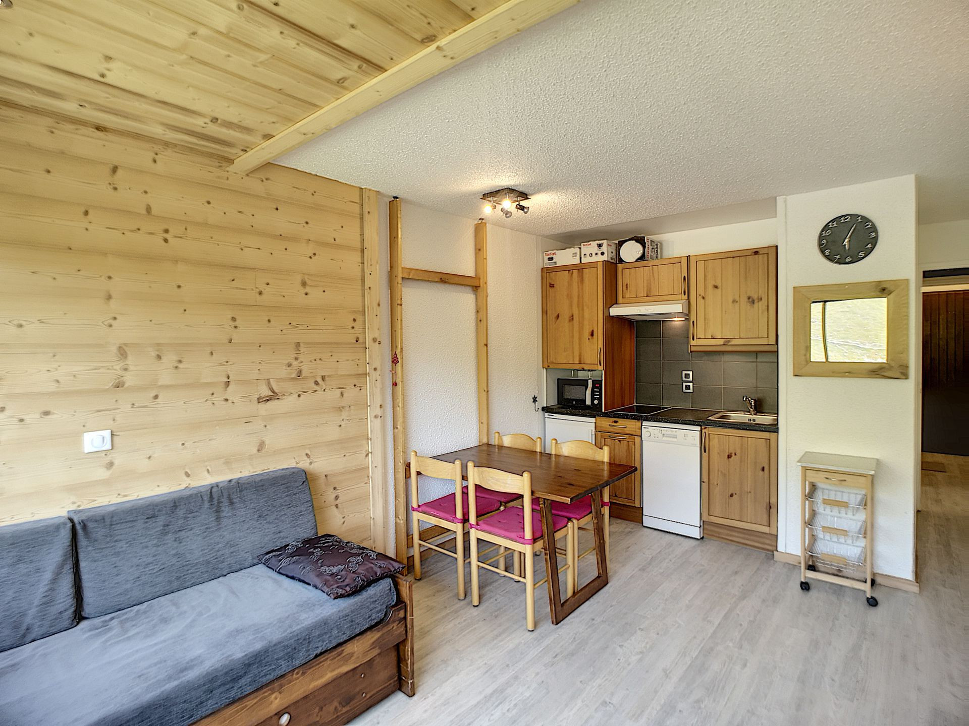 _lv_images__lot_0012000051_08_30010014