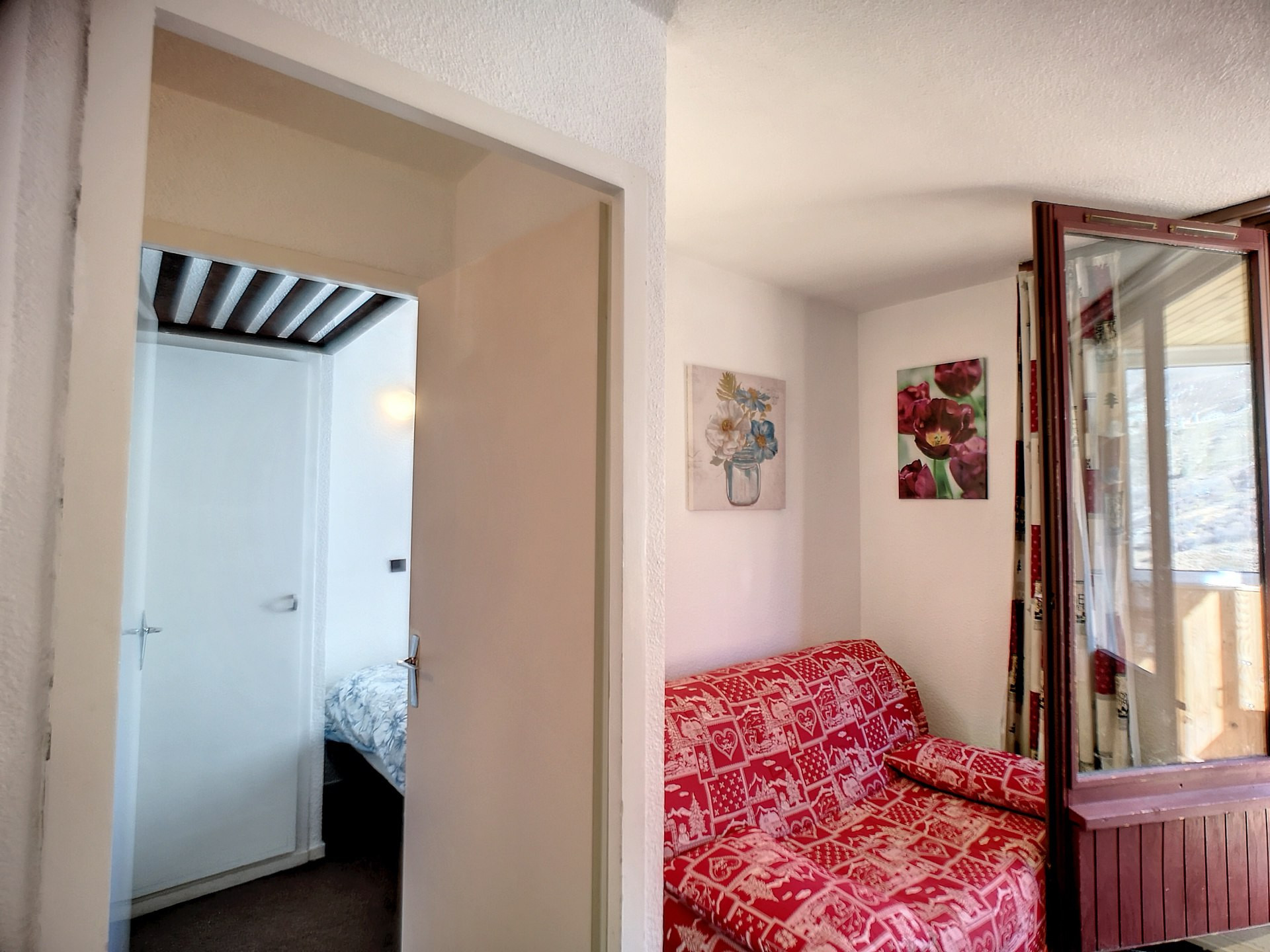 _lv_images__lot_0012010201_06_32179603