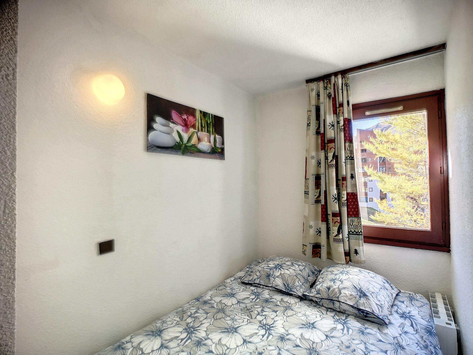 _lv_images__lot_0012010201_08_29167438