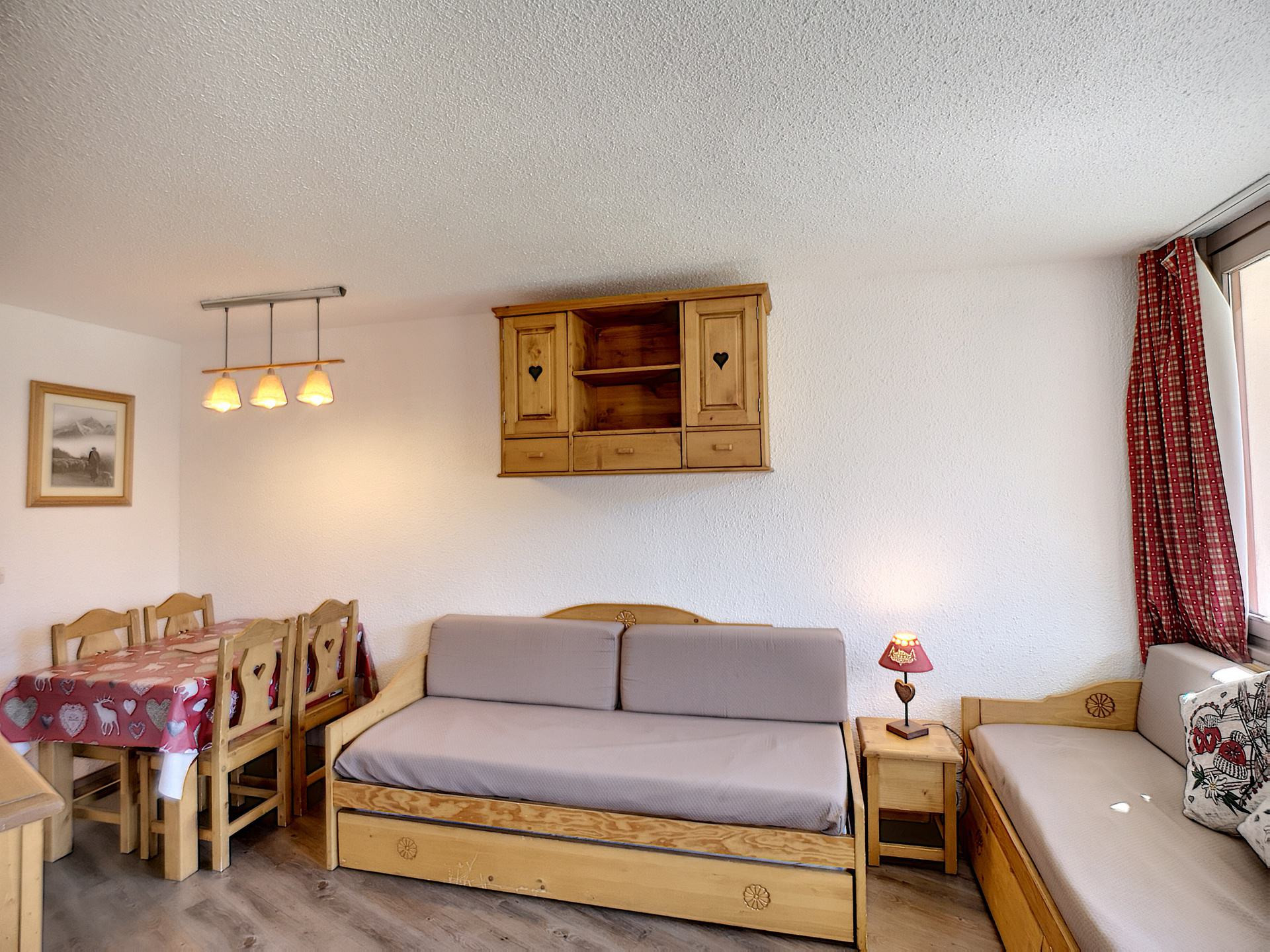 _lv_images__lot_0012030424_06_27649290