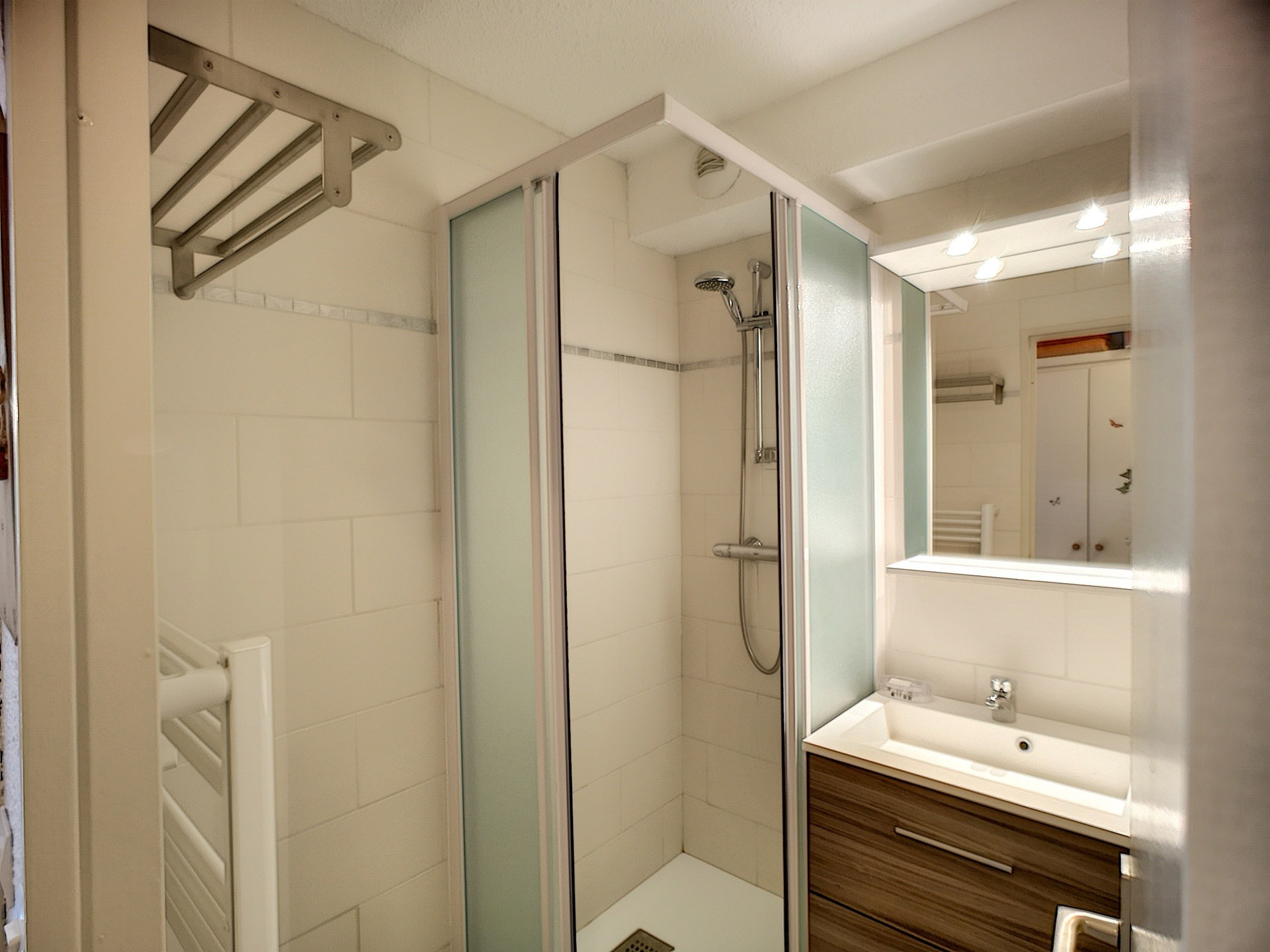 _lv_images__lot_0012030616_08_29186742