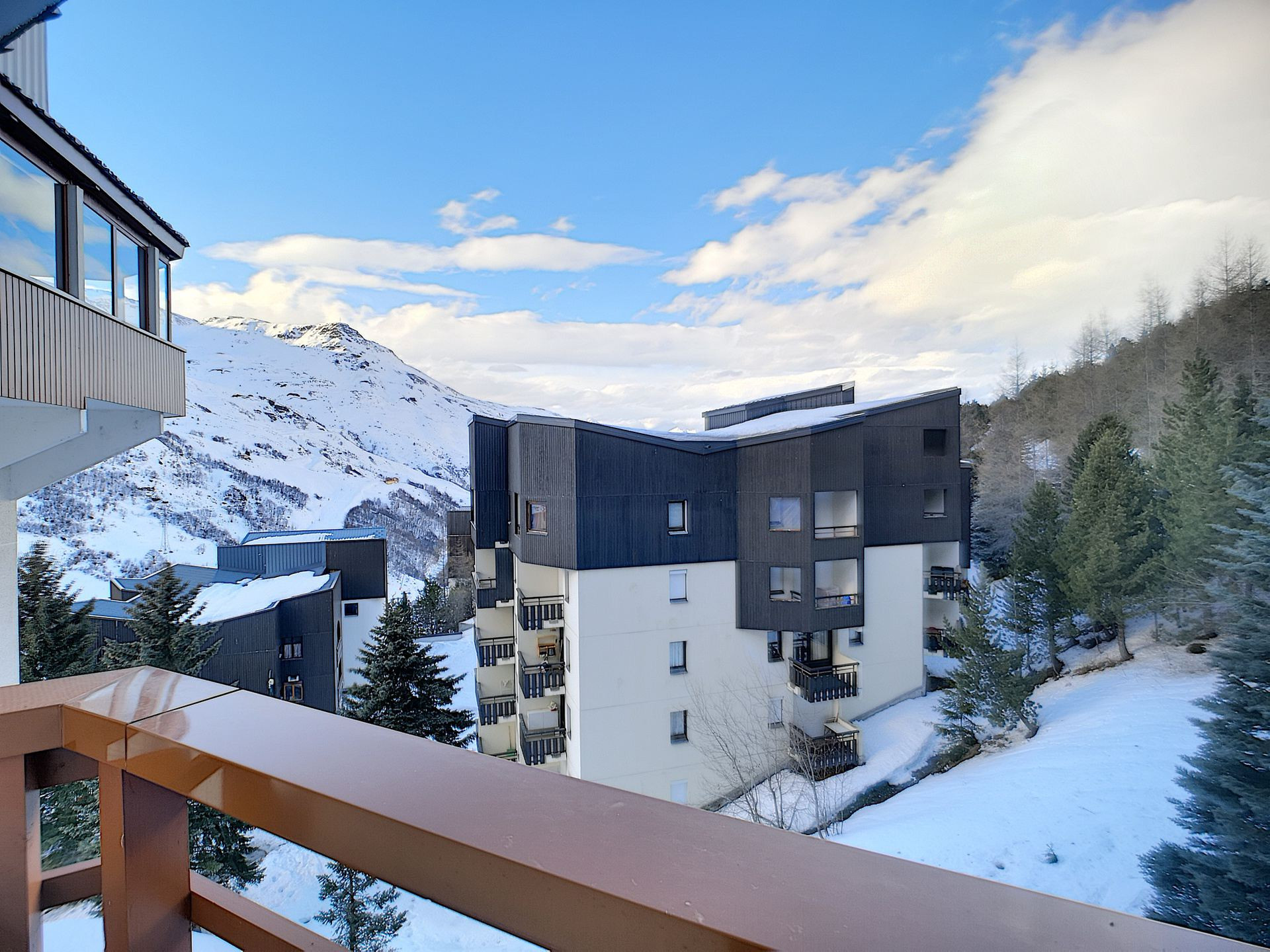 _lv_images__lot_0012030621_10_32264458