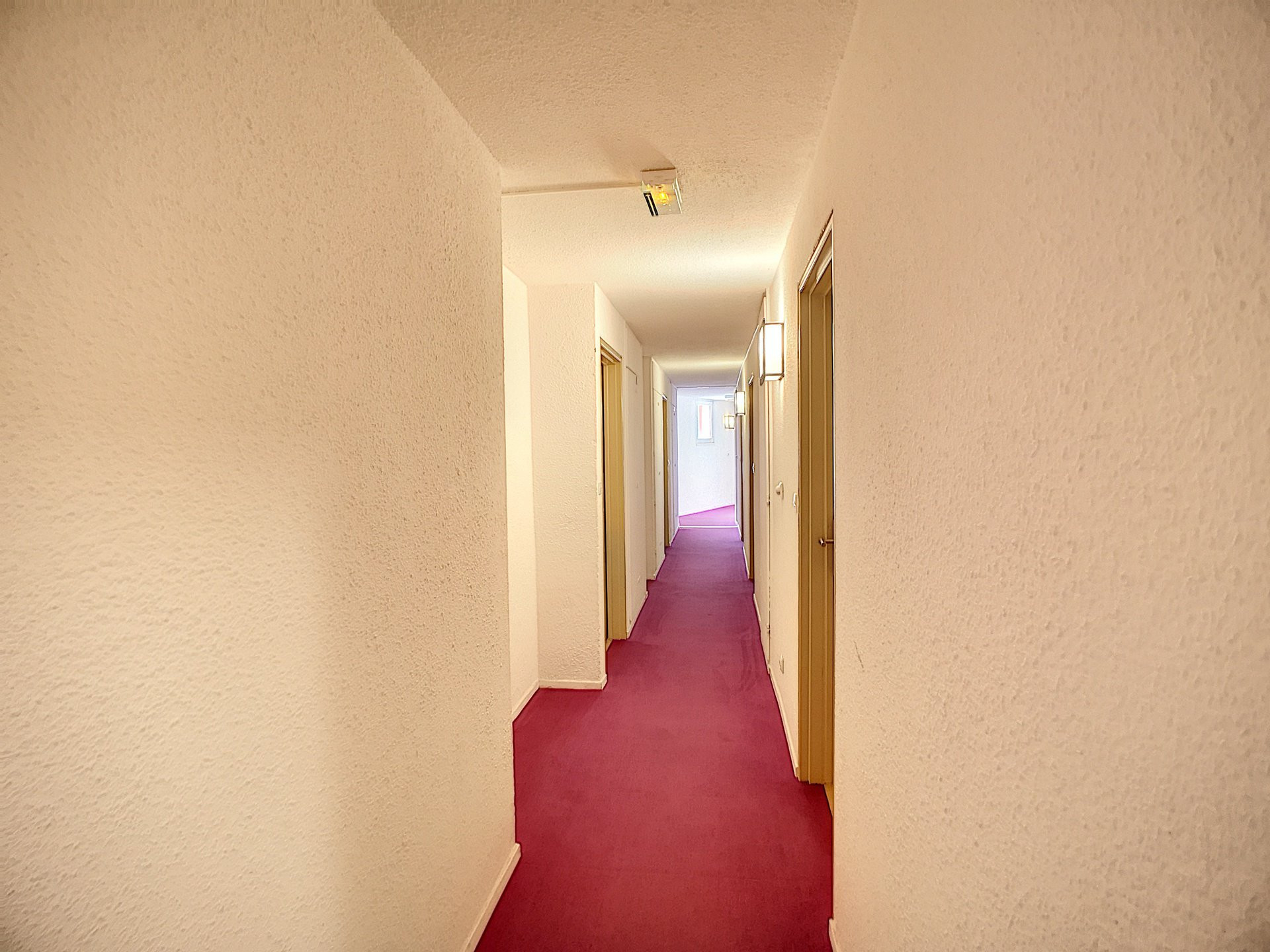 _lv_images__lot_0012030817_14_32902602