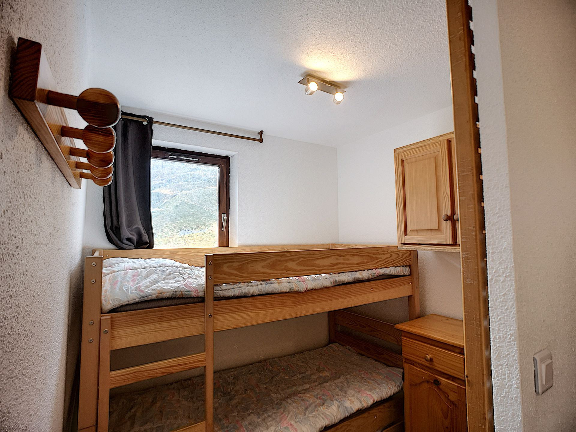 _lv_images__lot_0013040071_05_28949873