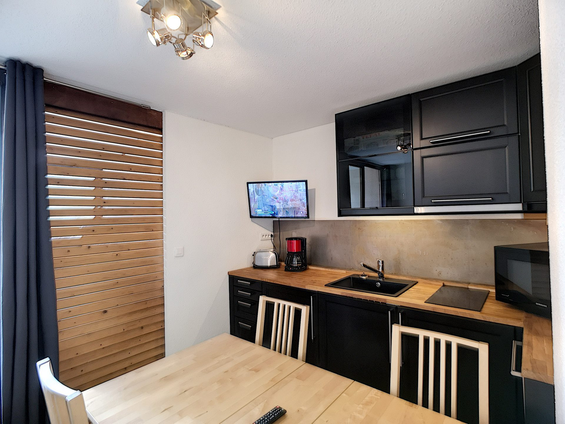 _lv_images__lot_0013040071_07_28610443