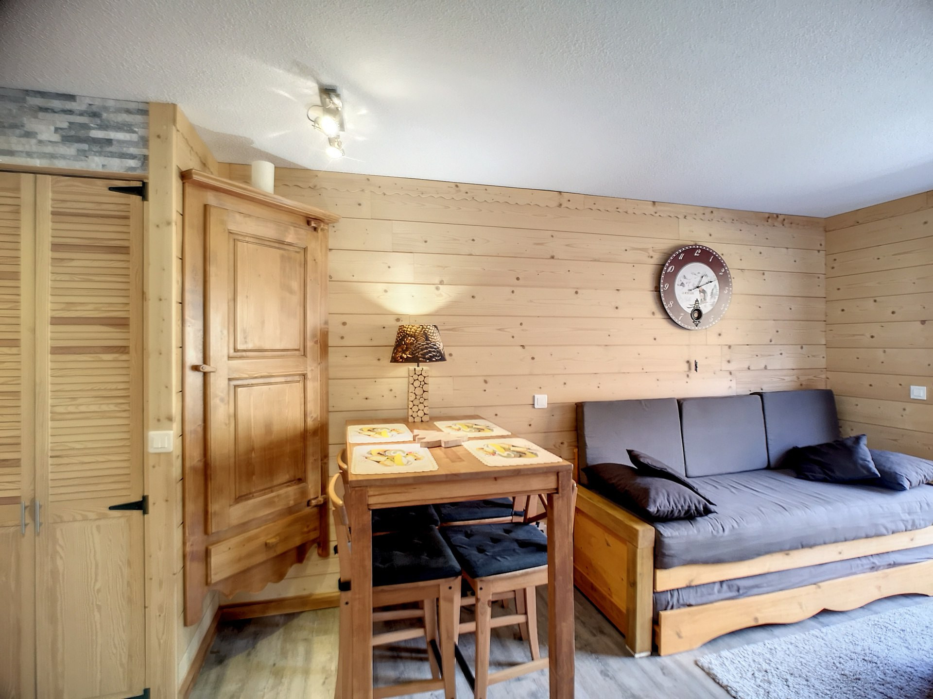 _lv_images__lot_0013040077_08_28433943