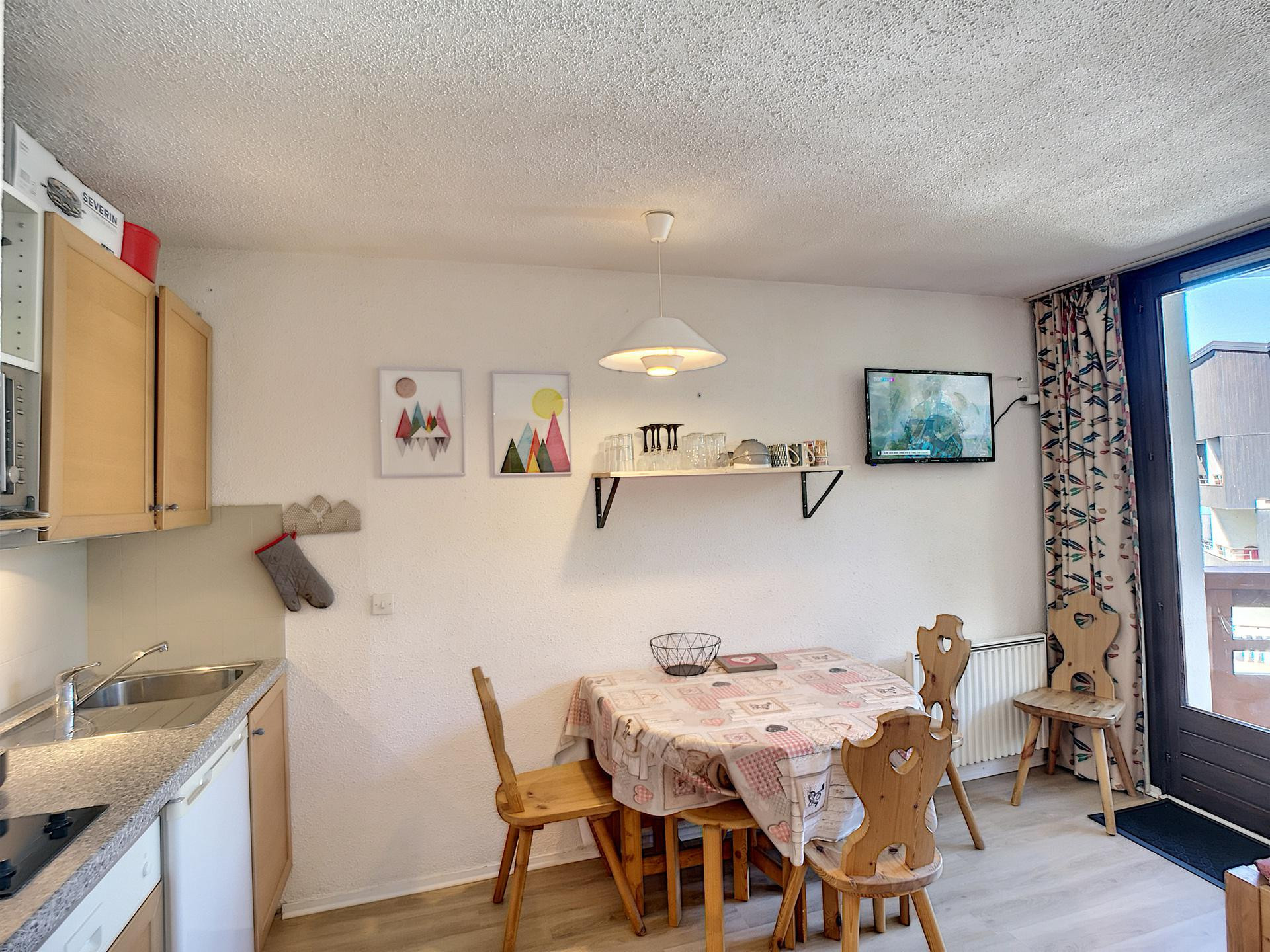 _lv_images__lot_0013040079_03_27389102