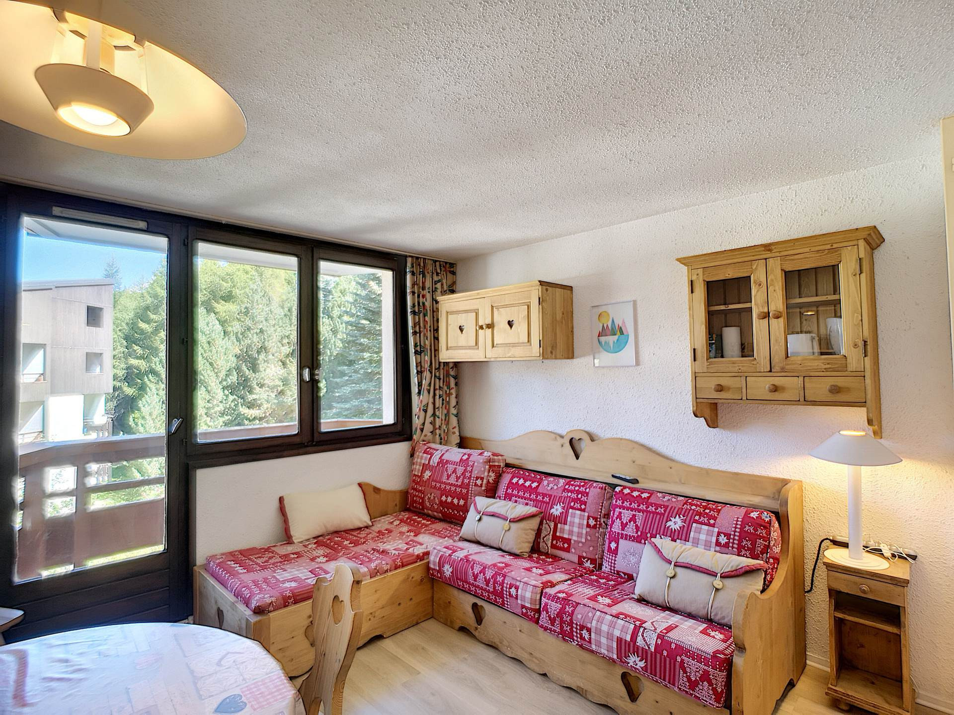 _lv_images__lot_0013040079_04_27745366