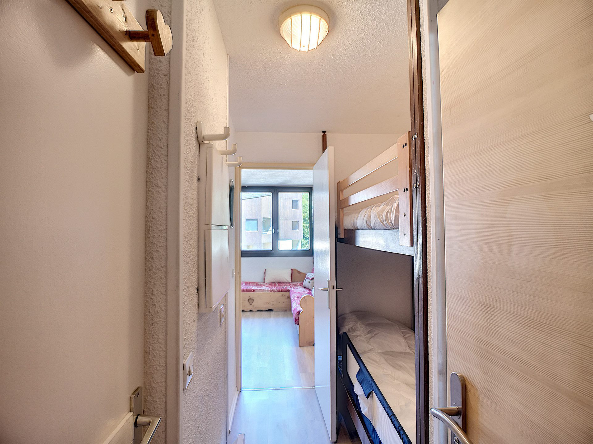 _lv_images__lot_0013040079_11_27745373