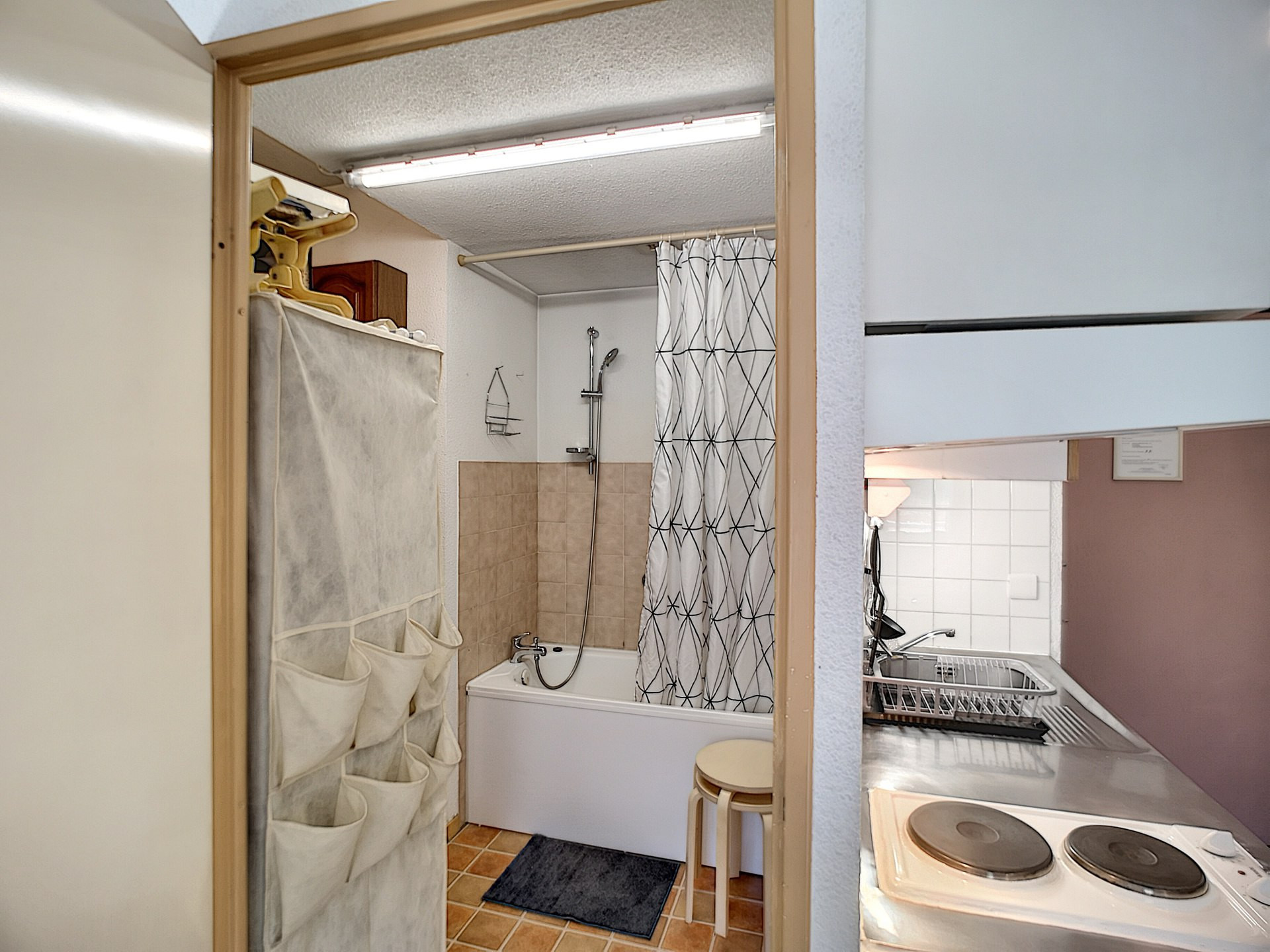 _lv_images__lot_0013040083_08_28990484