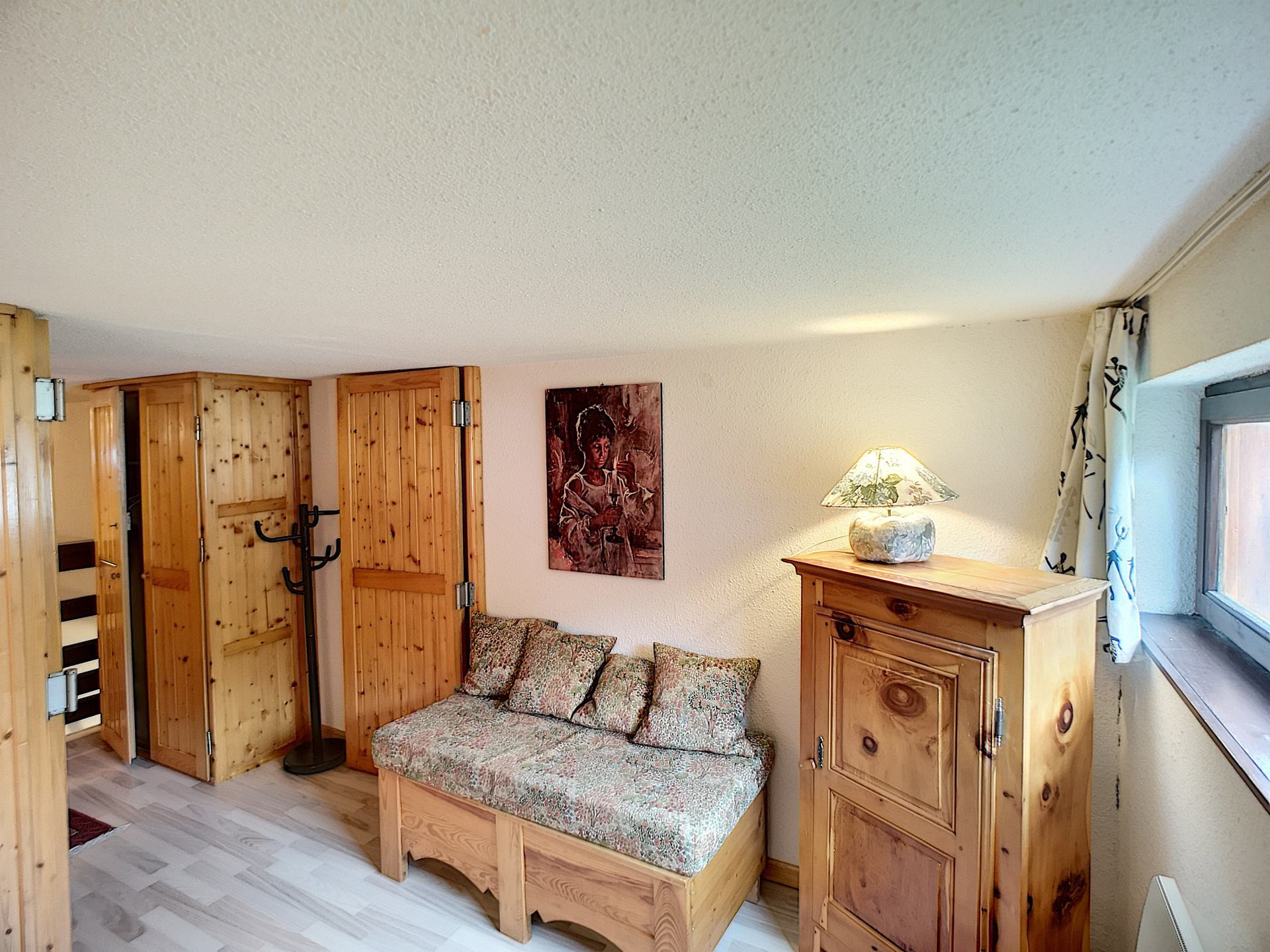 _lv_images__lot_0013040103_13_29504950