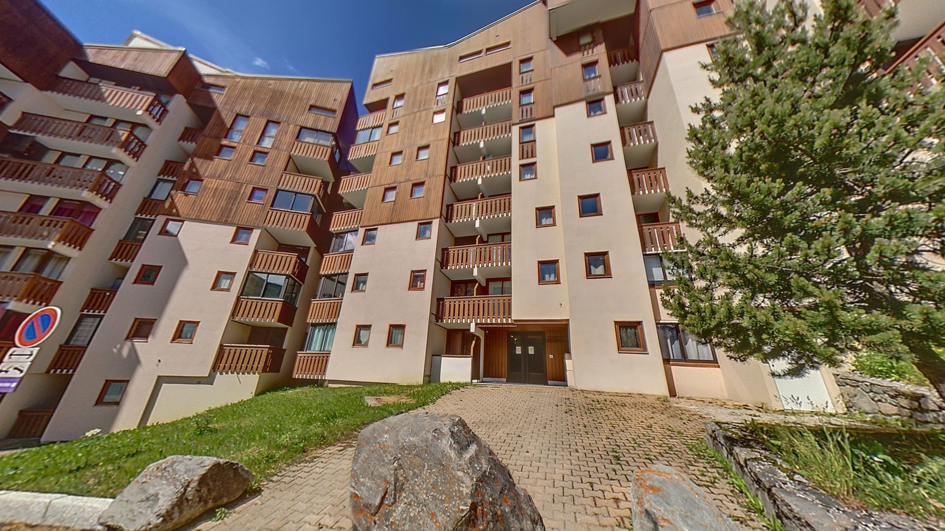 _lv_images__lot_0013040103_16_27743924