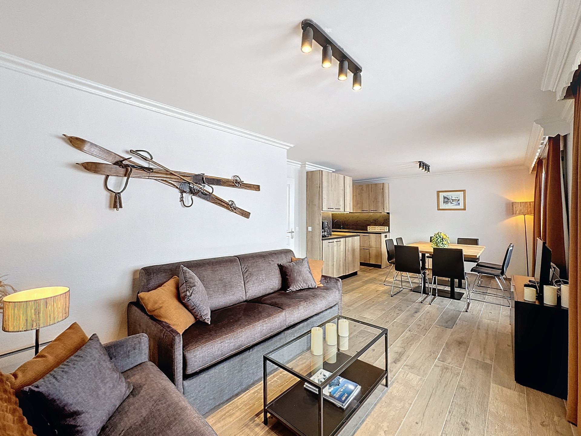 _lv_images__lot_0013040111_01_29644662