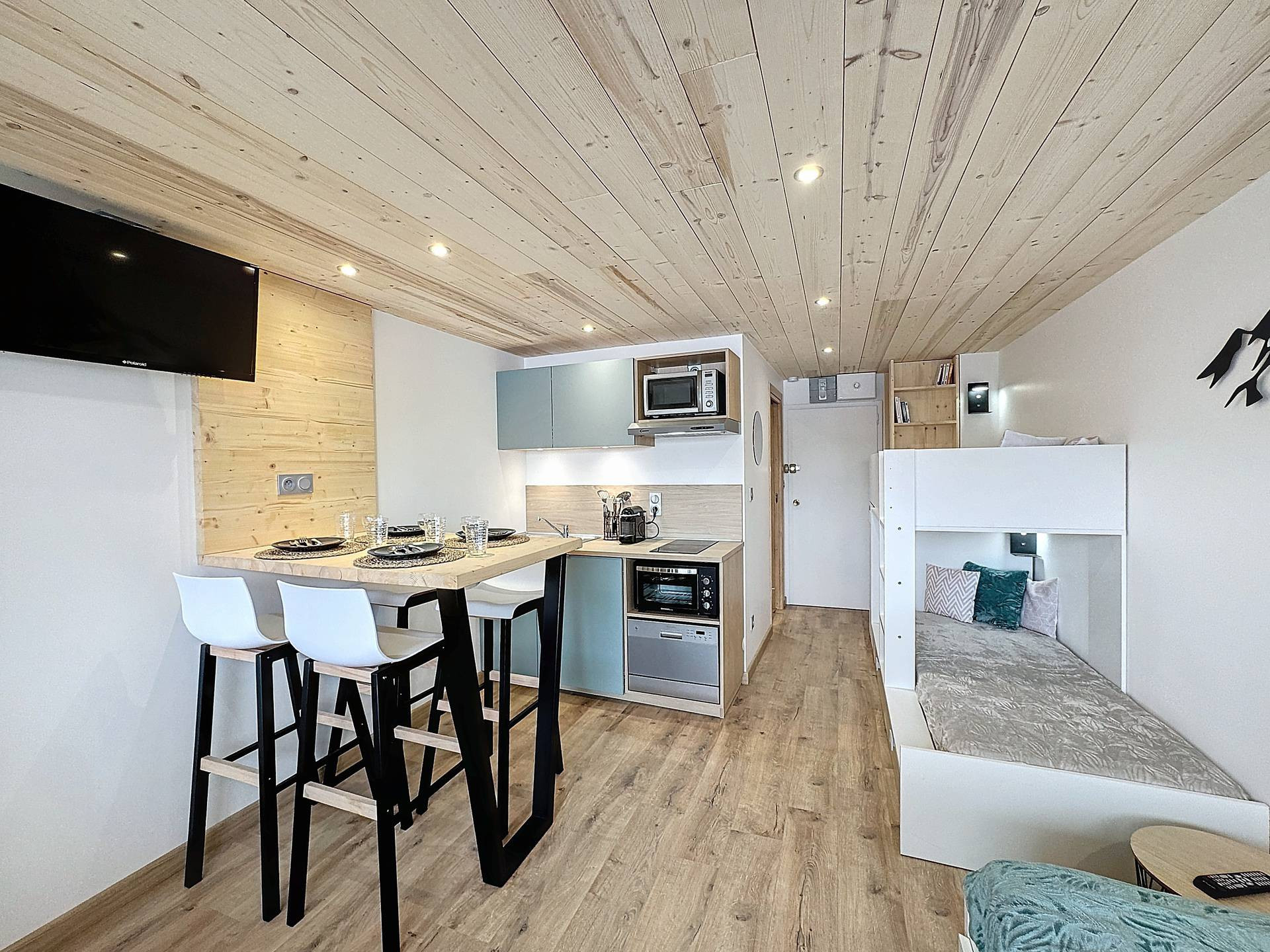 _lv_images__lot_0013040112_01_29484641