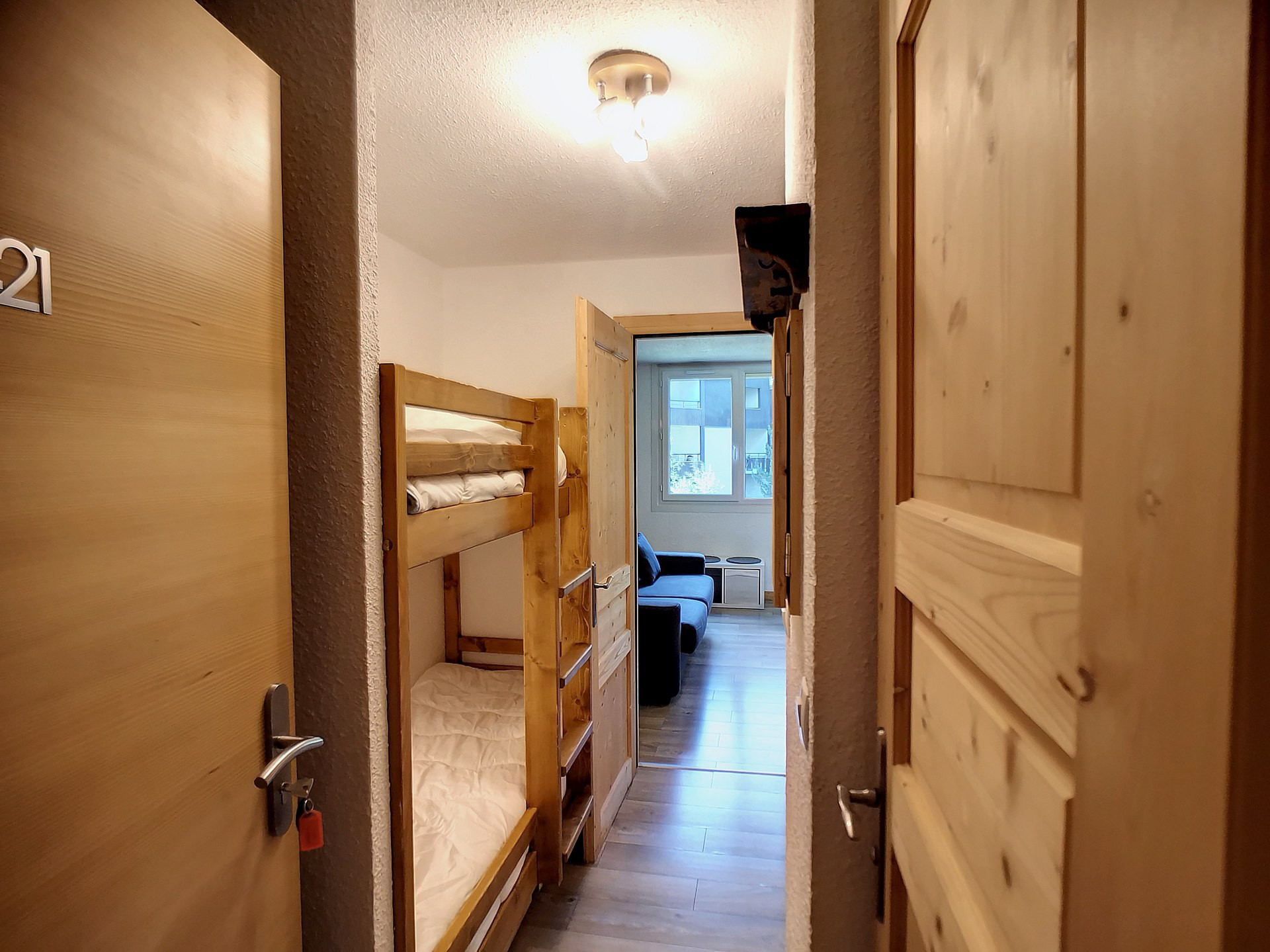 _lv_images__lot_0013040114_12_28335833