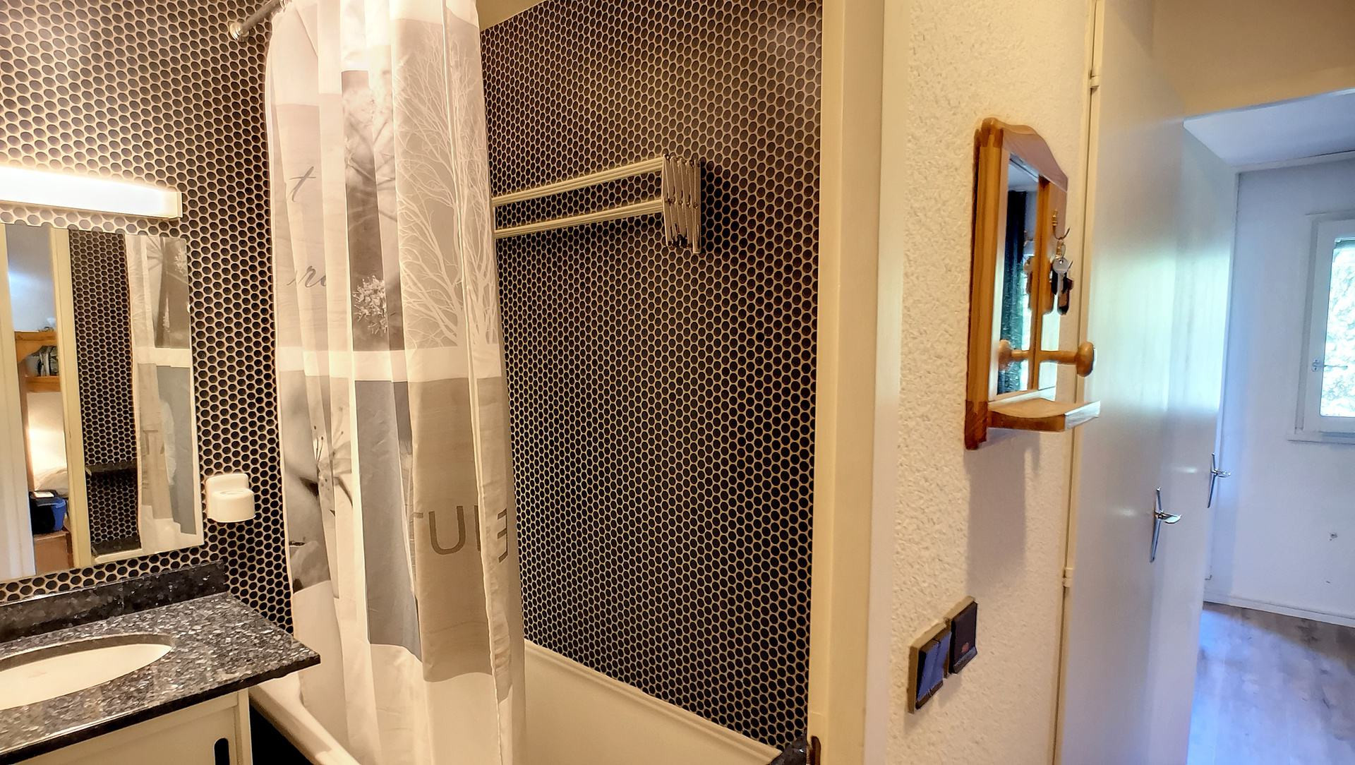 _lv_images__lot_0013040129_06_29684561