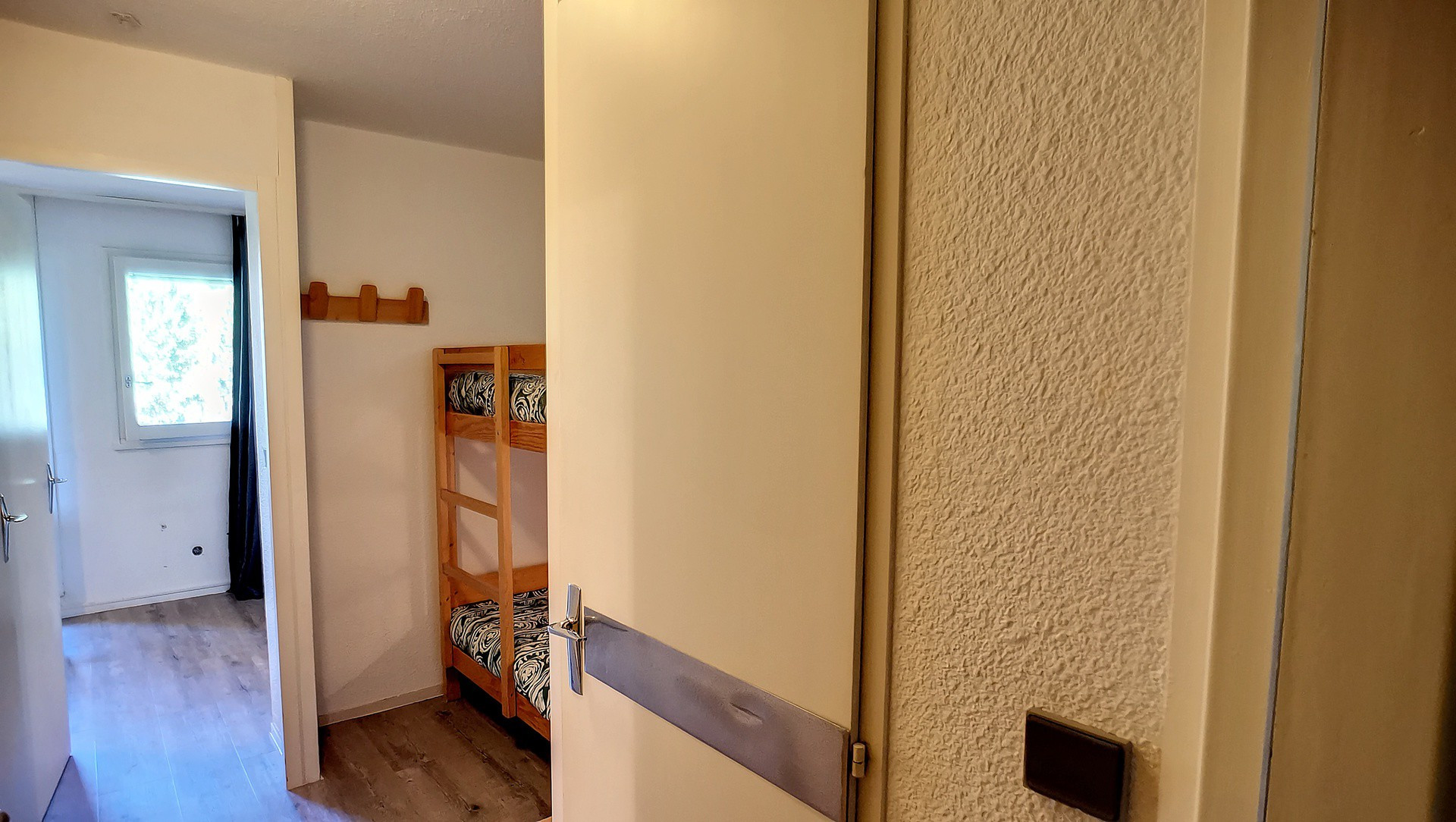 _lv_images__lot_0013040129_11_29126680