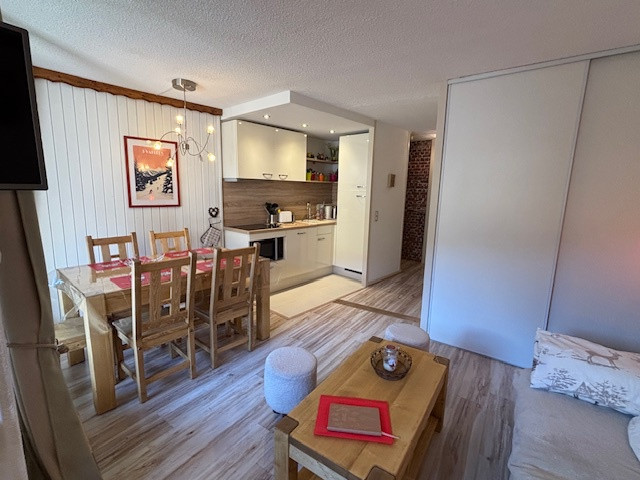 _lv_images__lot_0013040135_01_27456332