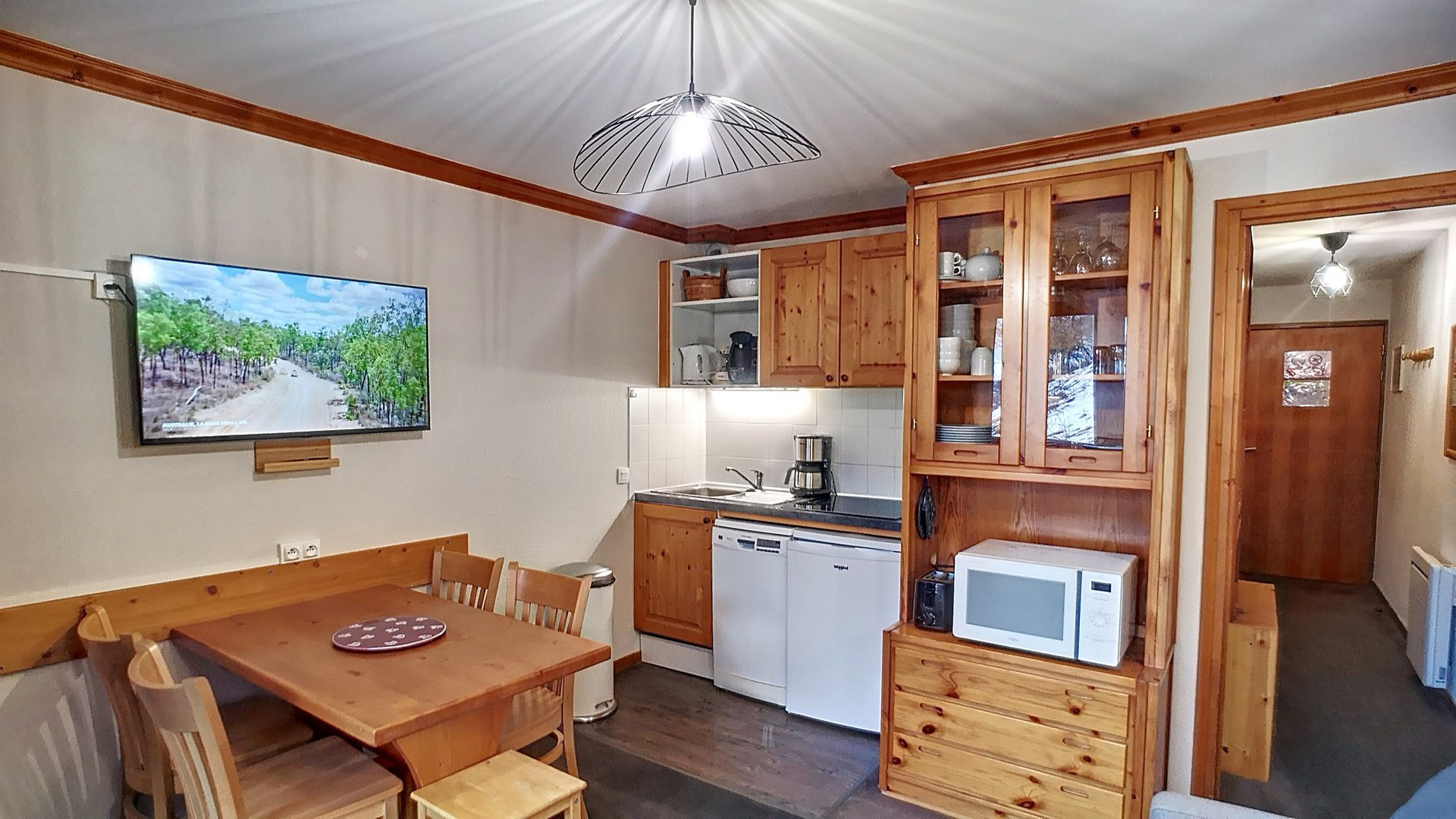 _lv_images__lot_0013040140_02_27704827