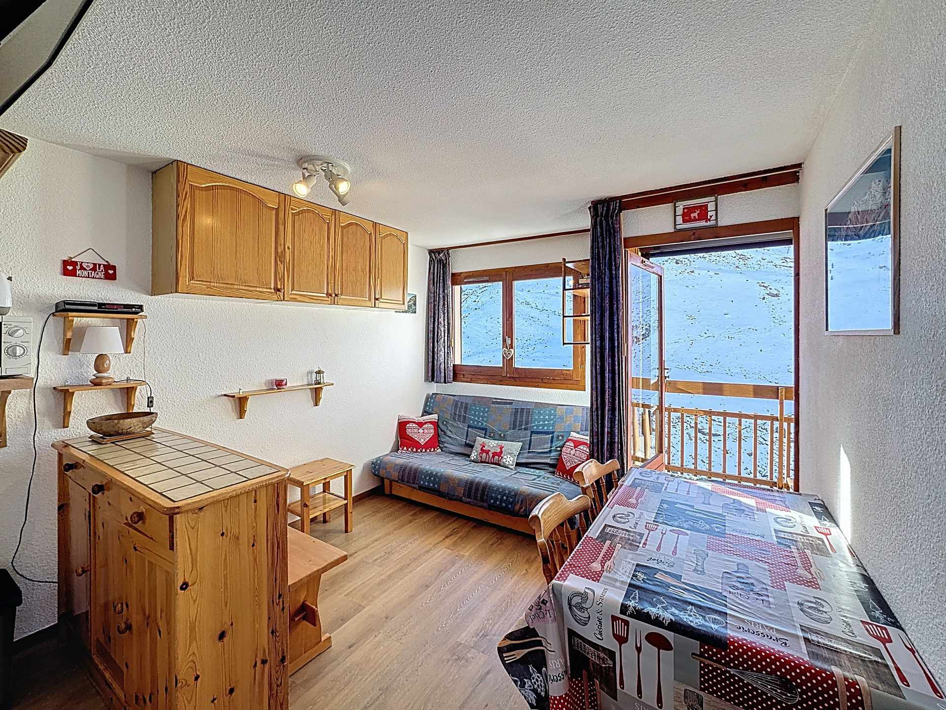 _lv_images__lot_0013040151_01_32325709