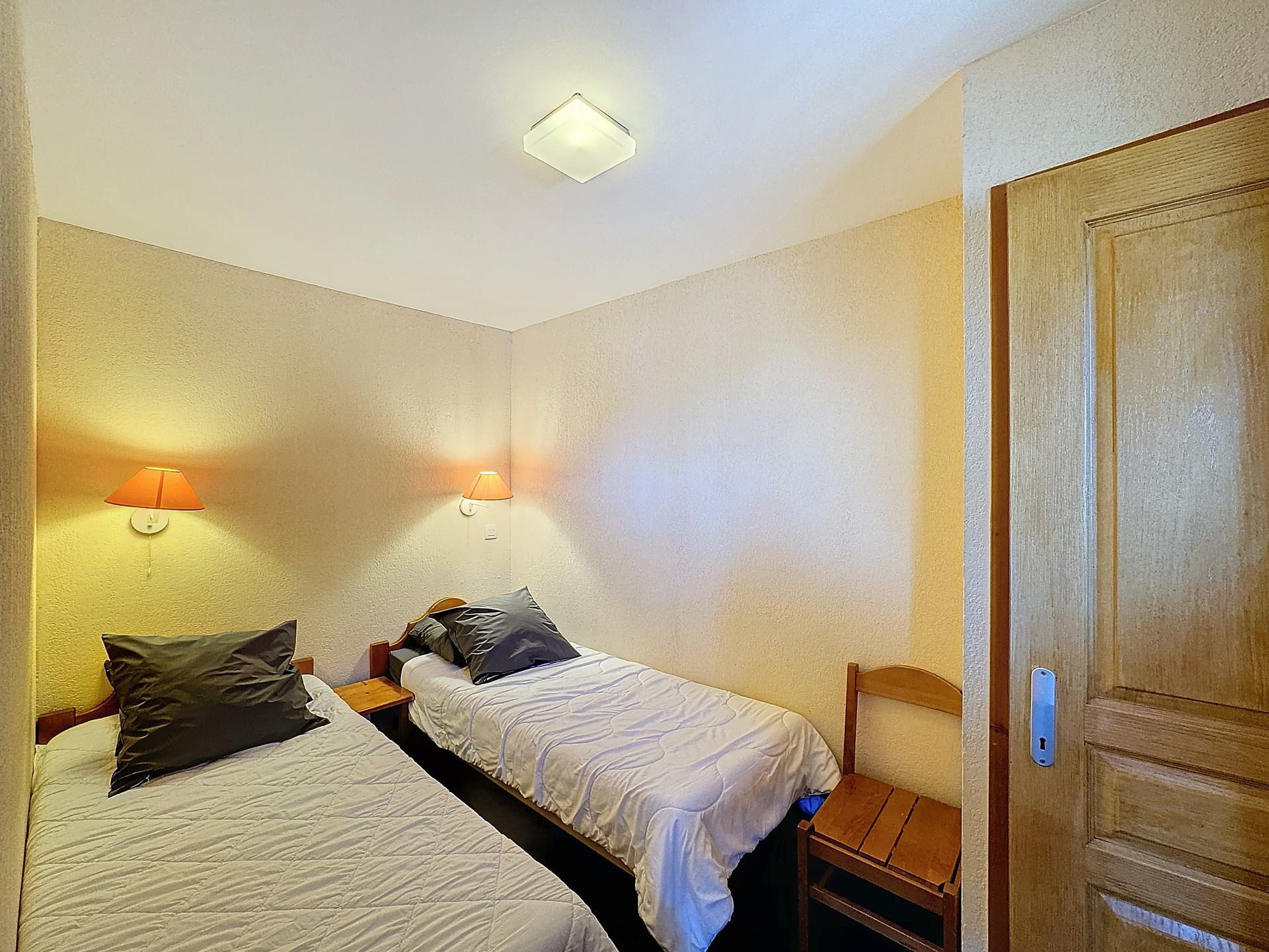 _lv_images__lot_0013040157_08_28909844