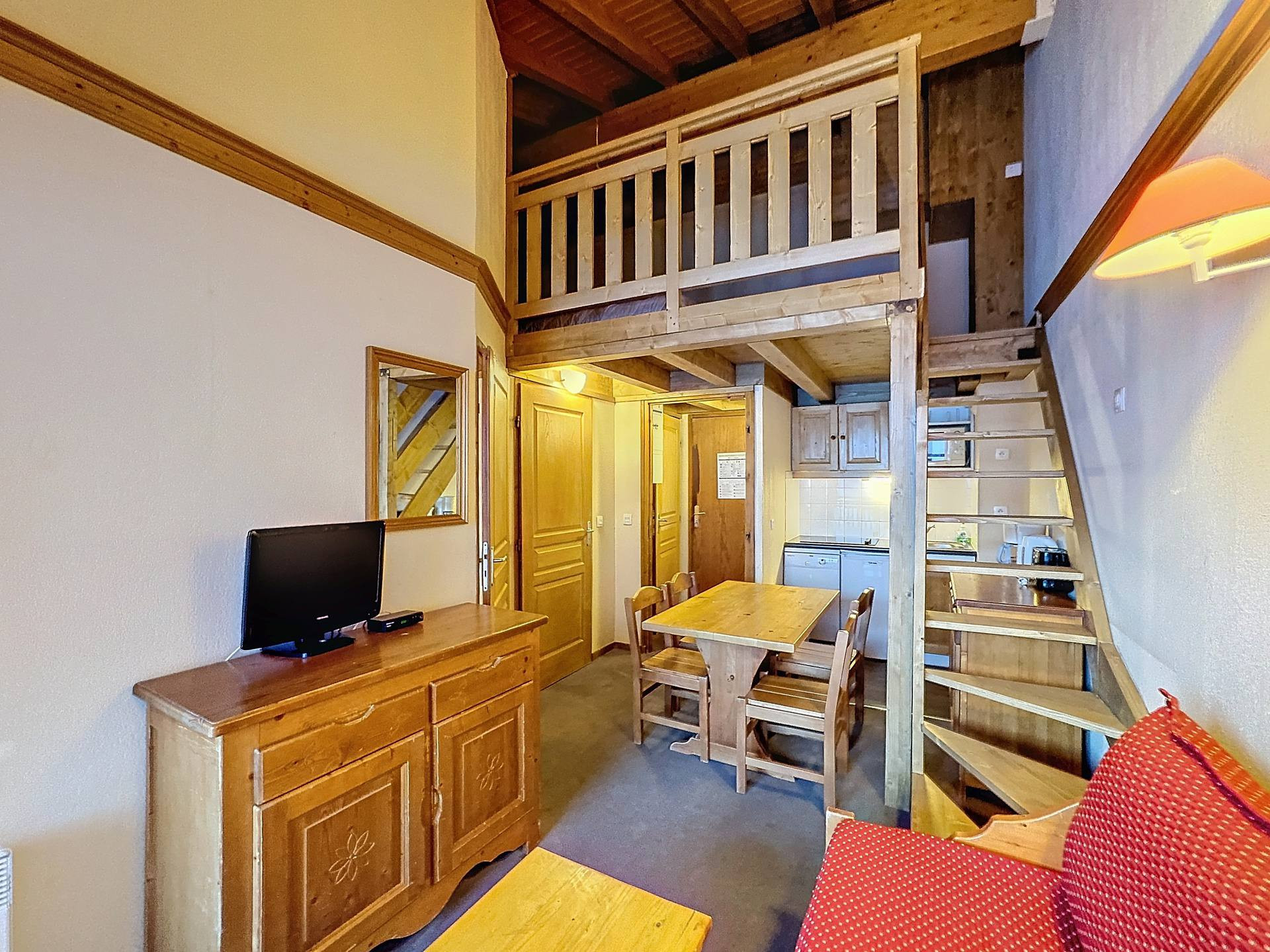 _lv_images__lot_0013040158_03_29364295