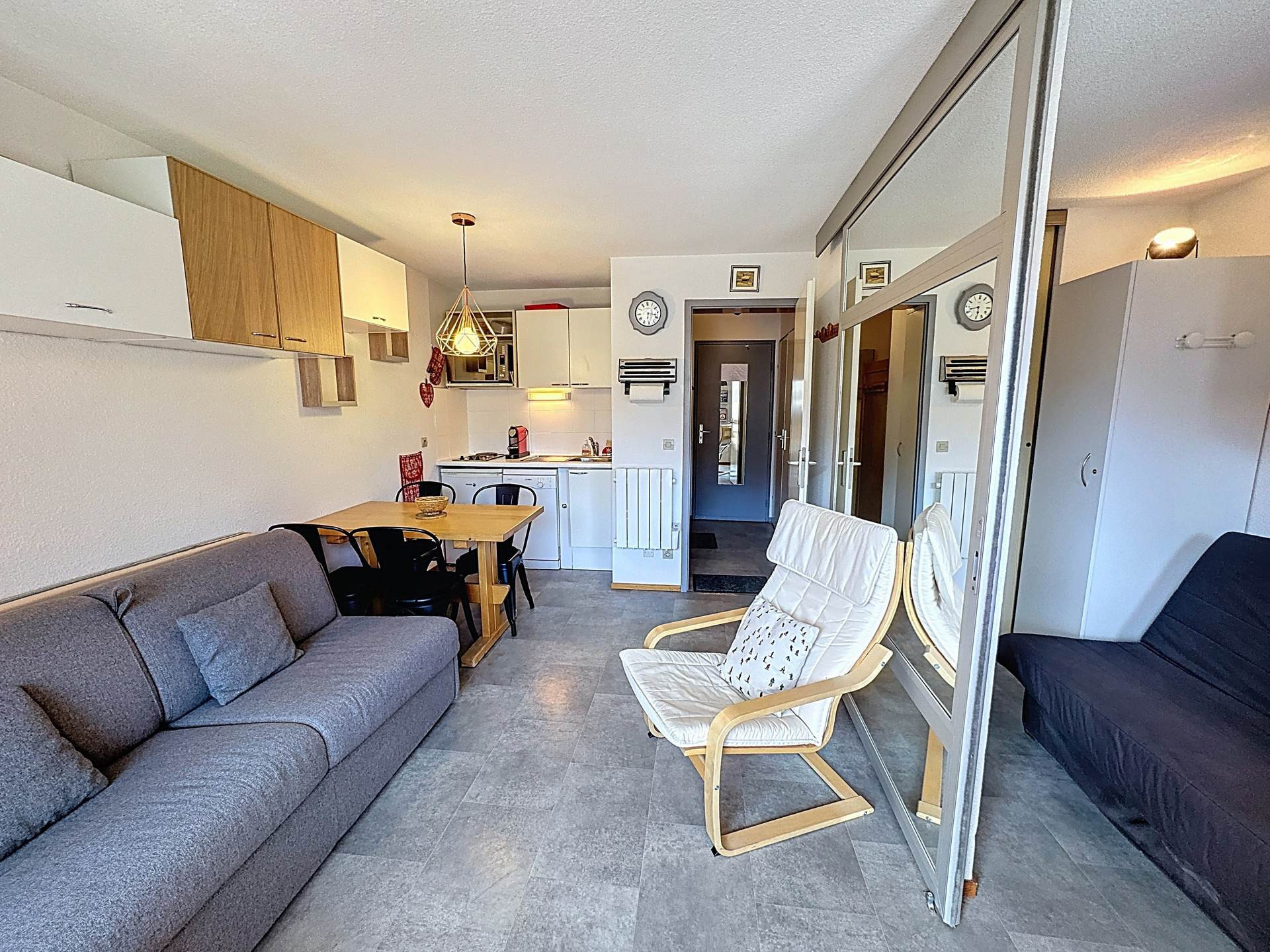 _lv_images__lot_0013040167_10_27666193