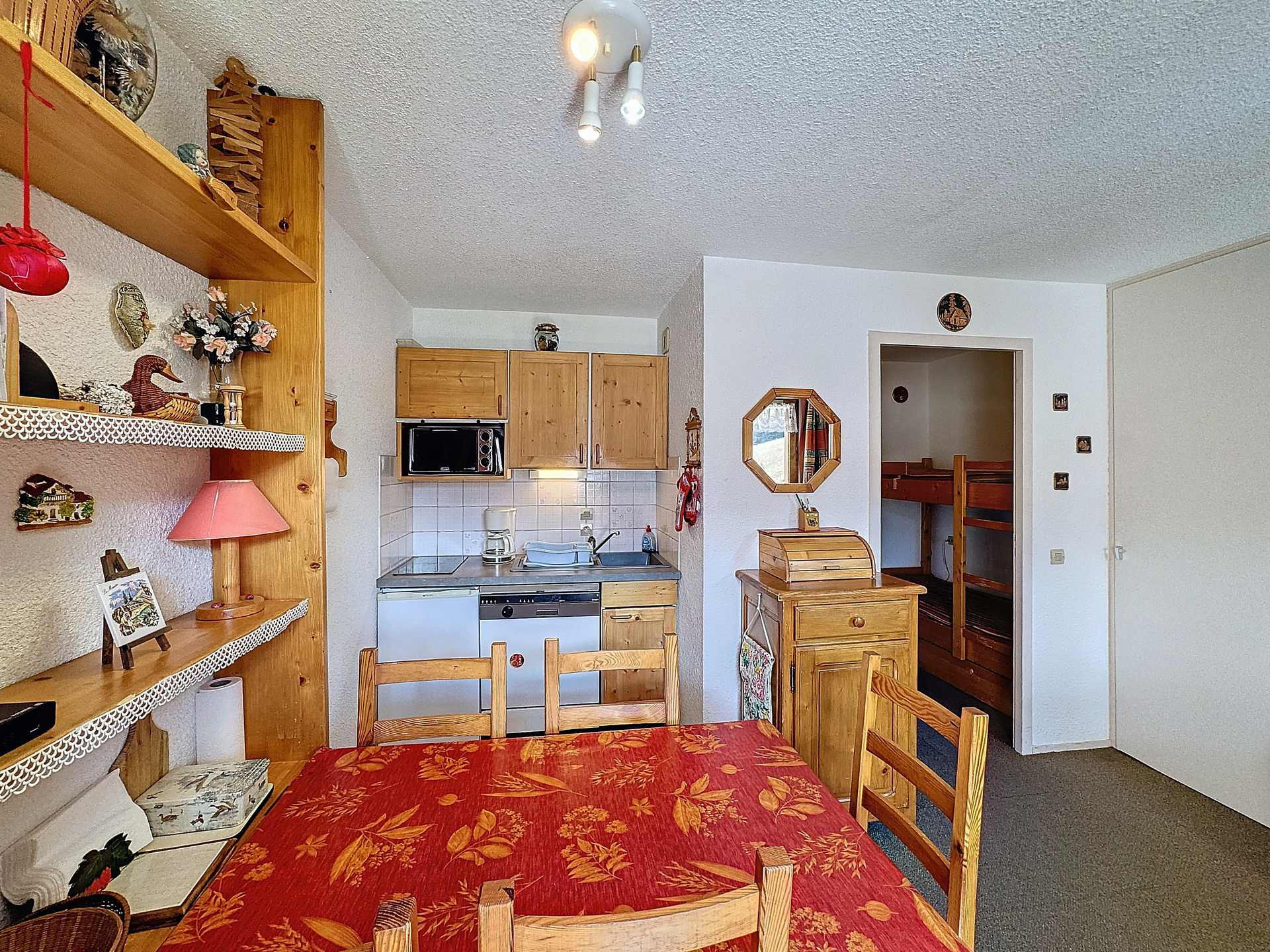 _lv_images__lot_0013040169_11_29869357 _lv_images__lot_0013040169_11_29869357