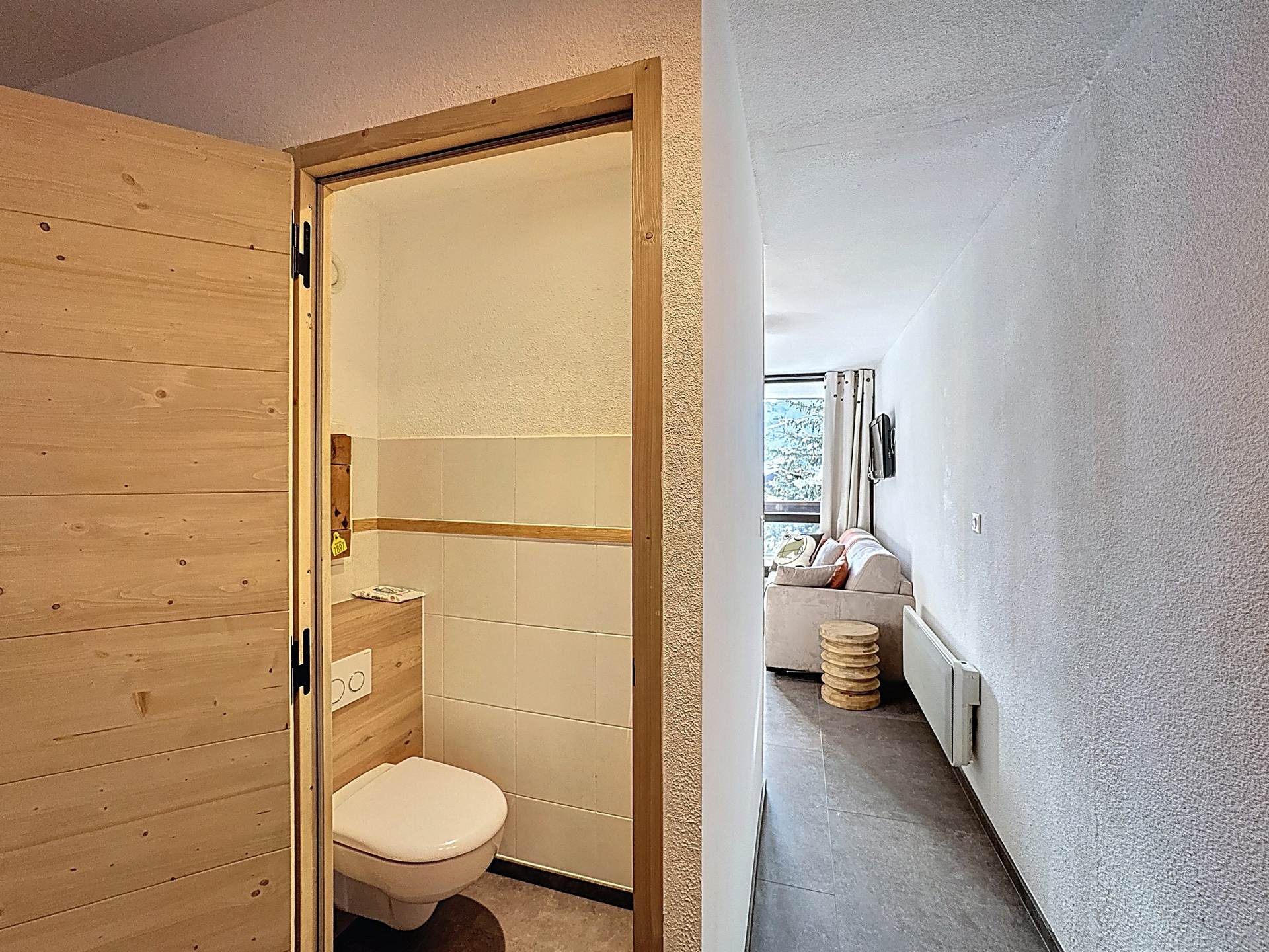 _lv_images__lot_0013040174_04_30201989