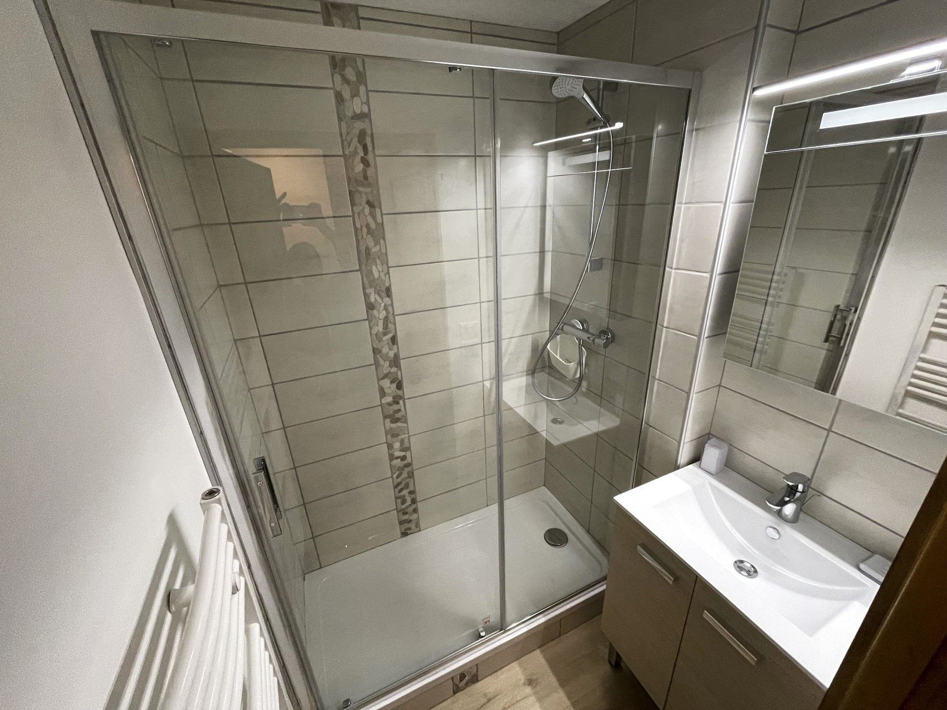 _lv_images__lot_0060010002_07_27645557