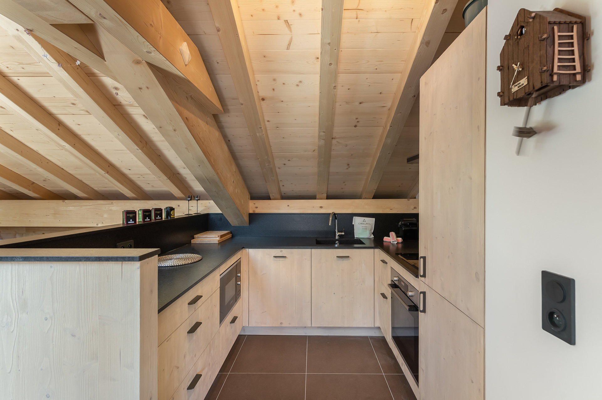 _lv_images__lot_0074061764_06_27707593