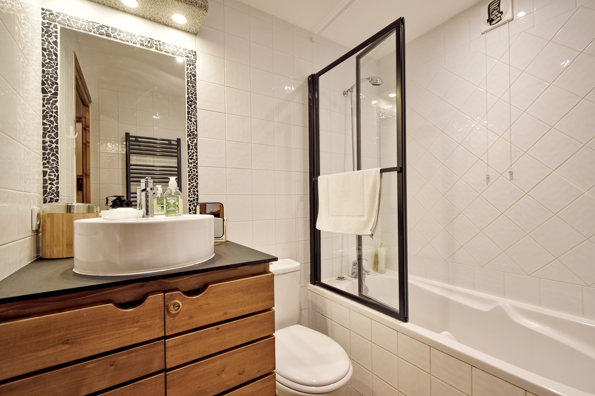 picture_estate_3919_4d092477-5604-4c82-92a6-c4e9a7fbefc6