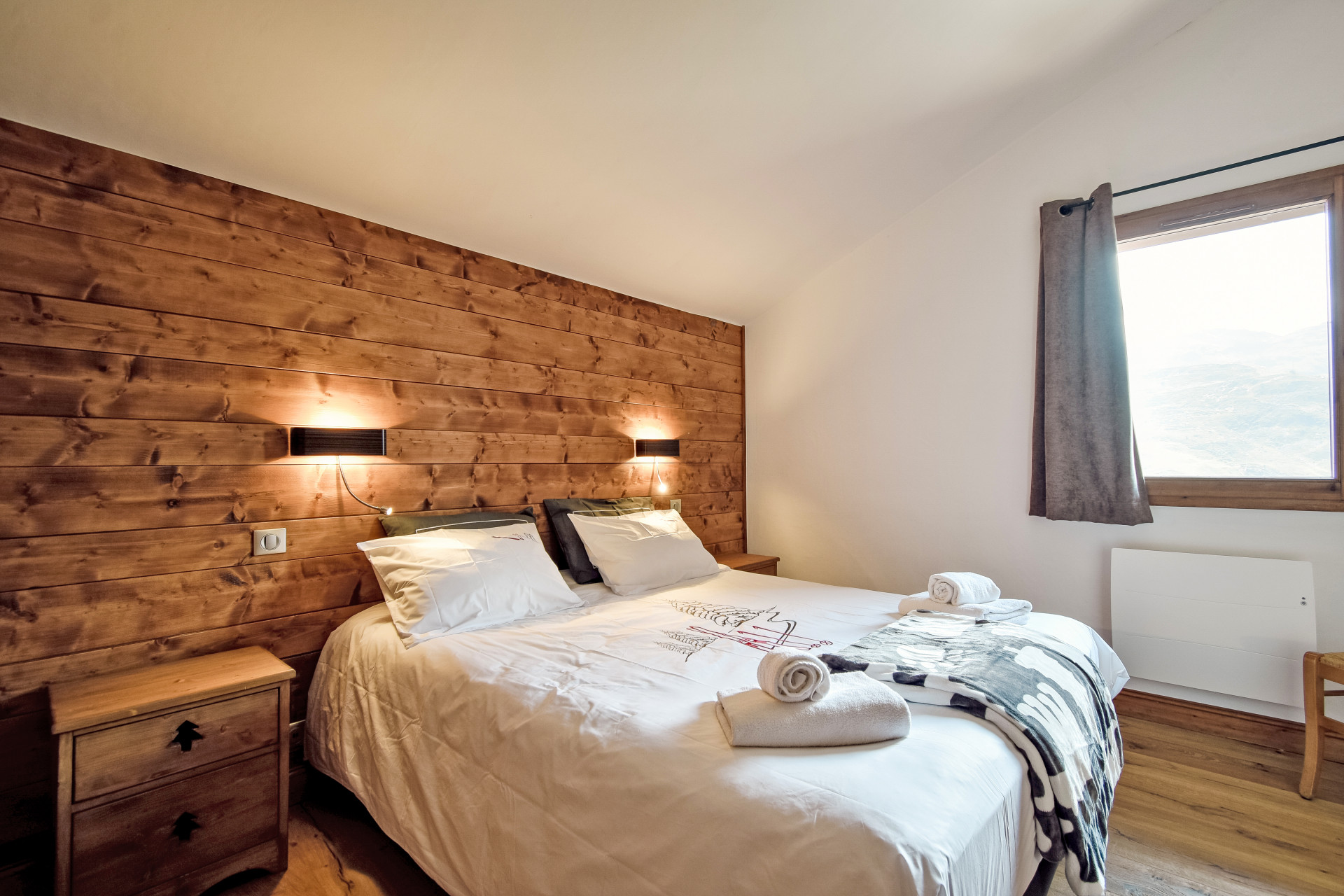 picture_estate_3919_ce5a60c8-e89a-4a4a-9912-c810e265024b