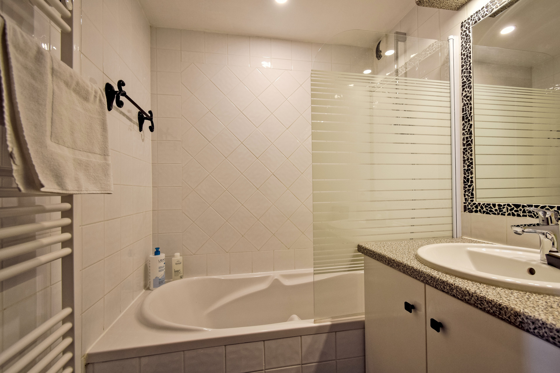 picture_estate_3919_fcbbe597-b731-4bf1-acd1-5f90475b1d01